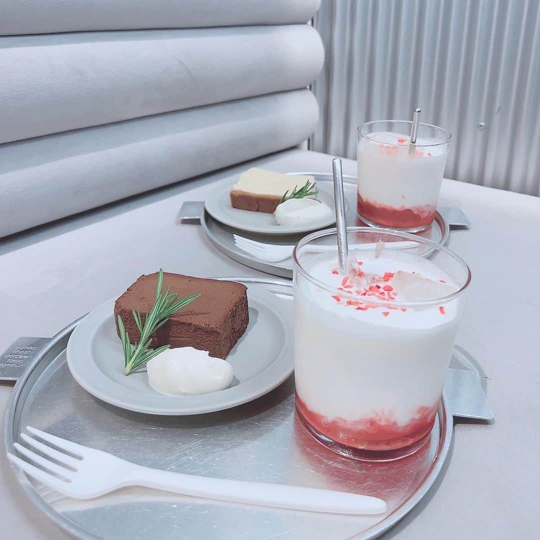 のインスタグラム：「🍓🍫🧀 おしゃかふぇ。 映えてきた🥺🙌🏻🥺 ・ 安定チングと〜♡♡♡ #カフェ巡り #おしゃカフェ  #tailoredcafe #shibuya  #choosebaseshibuya」