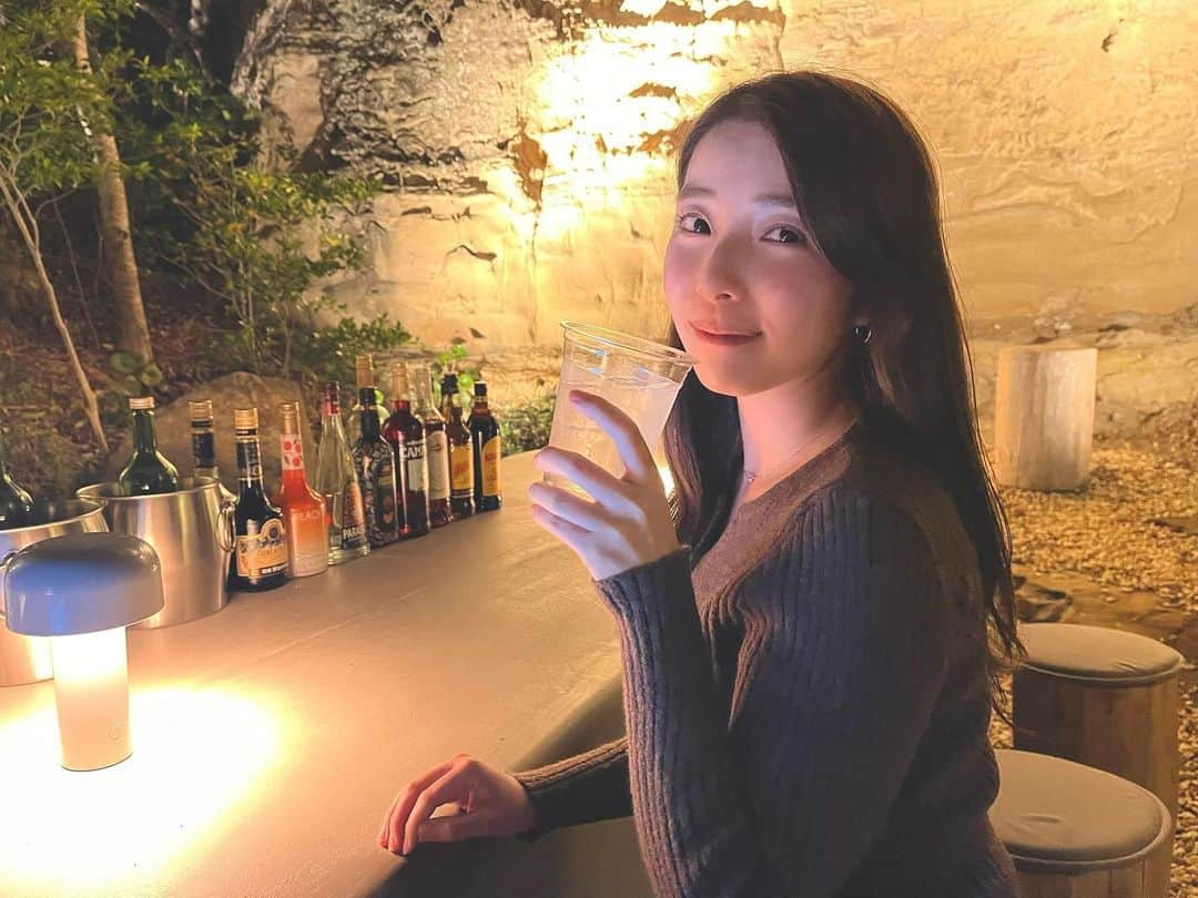 小椋寛子さんのインスタグラム写真 - (小椋寛子Instagram)「An Elandさんのbar🍸 夜風にあたりながら飲むお酒は最高でした😊  質問があったので… このリブニットカーディガンはPittokさん @pittok_official のものです😌✨ この日は夜少し寒かったので持ってきててよかったー☺️  #和歌山 #白浜 #無人島 #AnEland #グランドーム #グランピング施設 #オールインクルーシブ #BBQ #グランピング #妹カメラ」4月16日 18時43分 - ogura_hiroko