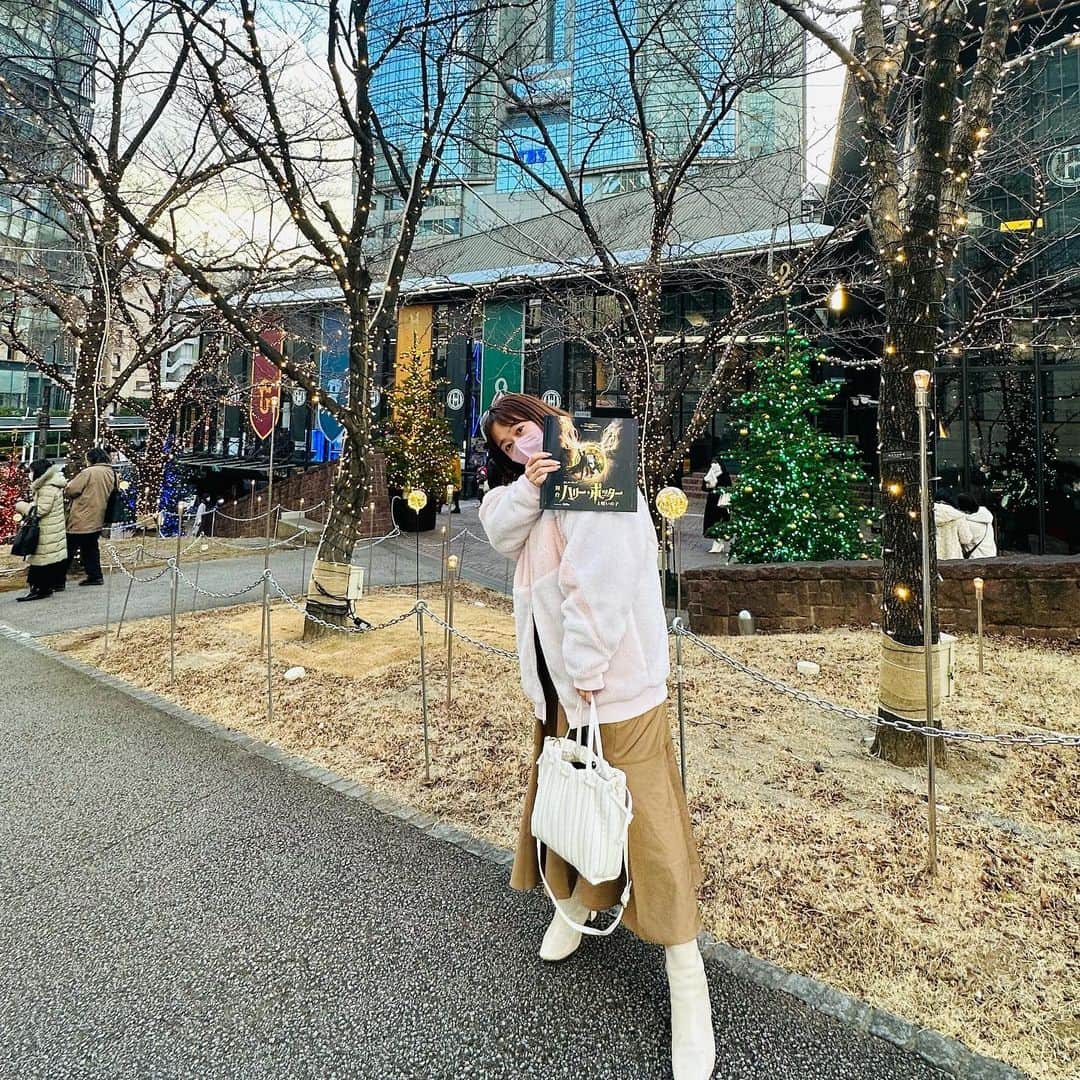 白石茉莉奈さんのインスタグラム写真 - (白石茉莉奈Instagram)「舞台 #ハリーポッターと呪いの子 観劇してきました！✨(1月の話)  後で載せよ〜と思ってたら忘れてた🤣  愛ちゃん @ai_hongo_  が写メラマンしてくれた🥰❤️嬉  ジュースもプレゼントしてくれた🥰🥤優  次は夏の新キャストでまた観に行く♡  #actシアター  #tbs赤坂actシアター」4月16日 18時49分 - marina_shiraishi_official