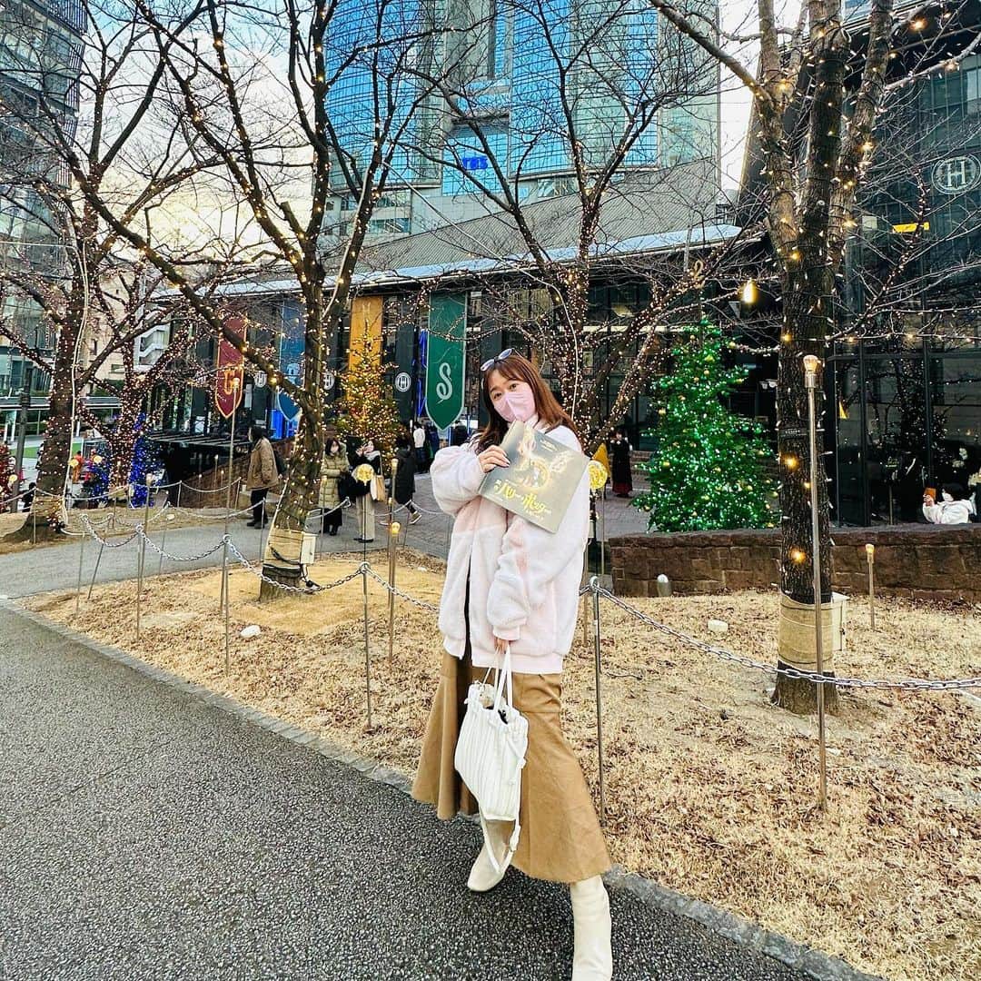 白石茉莉奈さんのインスタグラム写真 - (白石茉莉奈Instagram)「舞台 #ハリーポッターと呪いの子 観劇してきました！✨(1月の話)  後で載せよ〜と思ってたら忘れてた🤣  愛ちゃん @ai_hongo_  が写メラマンしてくれた🥰❤️嬉  ジュースもプレゼントしてくれた🥰🥤優  次は夏の新キャストでまた観に行く♡  #actシアター  #tbs赤坂actシアター」4月16日 18時49分 - marina_shiraishi_official