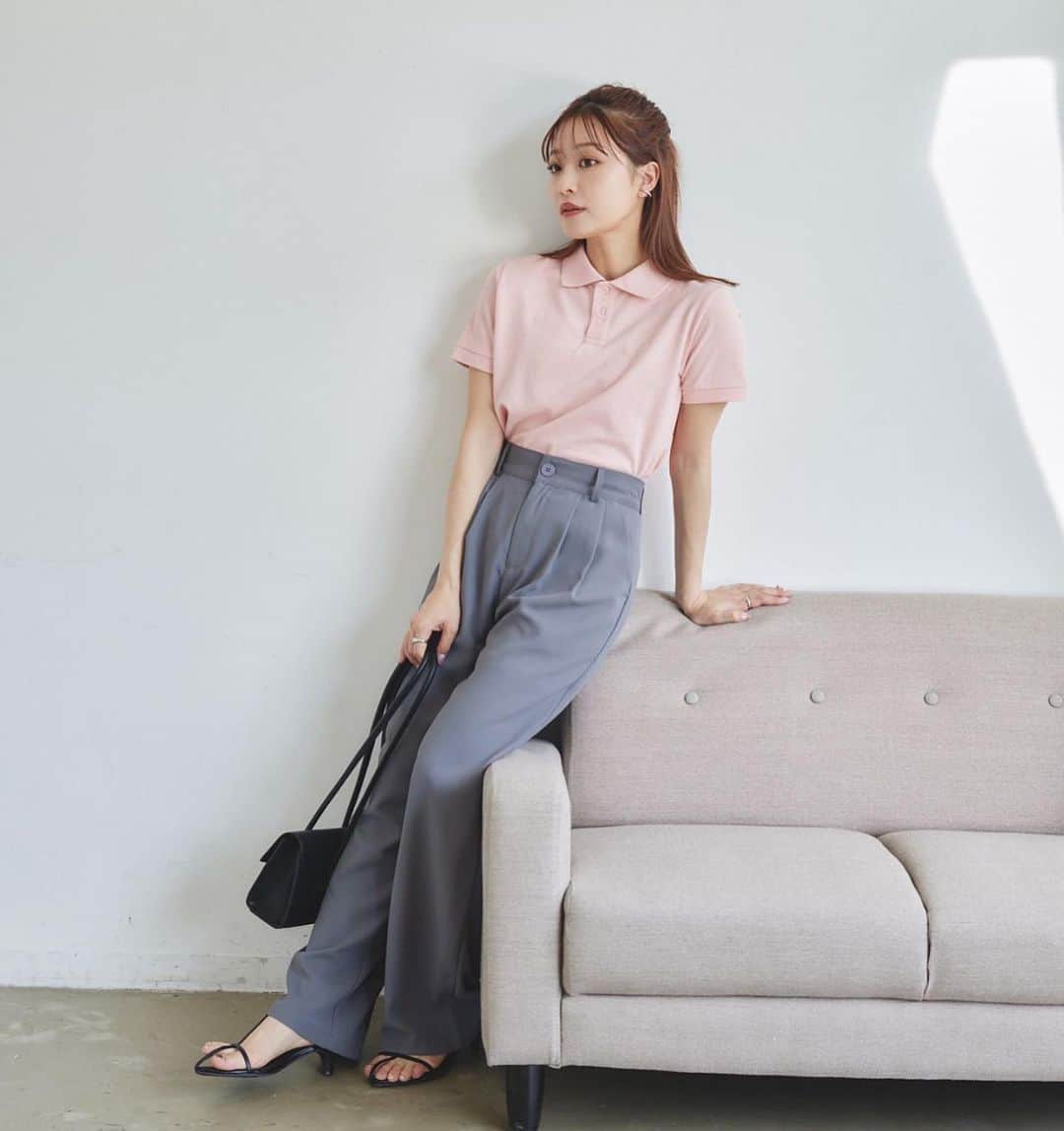 Vannie Officialのインスタグラム：「【 4.19 NEW ARRIVAL 】  左胸にワンポイント刺繡のあるポロシャツ✨  ベーシックなアイボリーは微配色のベージュ刺繡。  トレンドのブルーはアクセントカラーのレッド刺繡。  ブランド人気のピンクは馴染みの良いアイボリー刺繡。  ボトムを選ばないコンパクトなサイジング◎  🏷️ ロゴポロシャツ 　　ivory | blue | pink / ¥3,960  　▶︎ 4/19 19:00 release…  #vannie_u#ヴァニーユー #vannieコーデ#zozoでしか買えない #ファッション #今日のコーデ#プチプラ #プチプラコーデ#プチプラファッション #大人ガーリー #ガーリーコーデ#ワンピース #淡色女子 #淡色コーデ#シミラールック #ワントーンコーデ#通学コーデ#デートコーデ#着回しコーディネート#高見えコーデ#低身長コーデ#高身長コーデ」