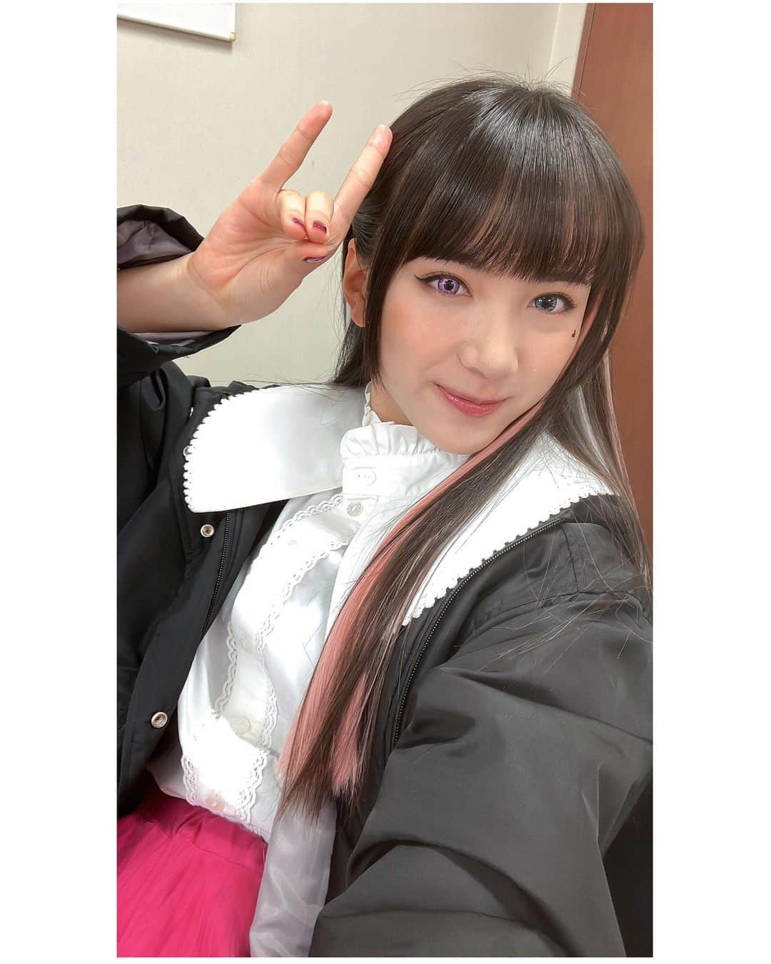 並木彩華のインスタグラム：「「仮面ライダーギーツ」31話 ありがとうございました。  デザイアグランプリの真実…衝撃的でしたね。 そしてジャマトグランプリも最終戦に突入しています。ジャマ神の座は一体誰の手に？  次回もお楽しみに！👅   #仮面ライダーギーツ #ベロバ #並木彩華」