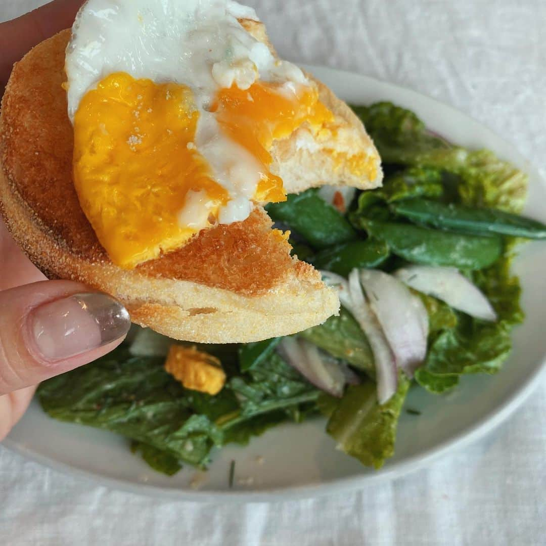 金子渚さんのインスタグラム写真 - (金子渚Instagram)「morning   春野菜の季節🥬 畑で採れた野菜たちまた収穫に行かねばです🥦🥒  #nagirecipe」4月16日 10時42分 - nagisakaneko