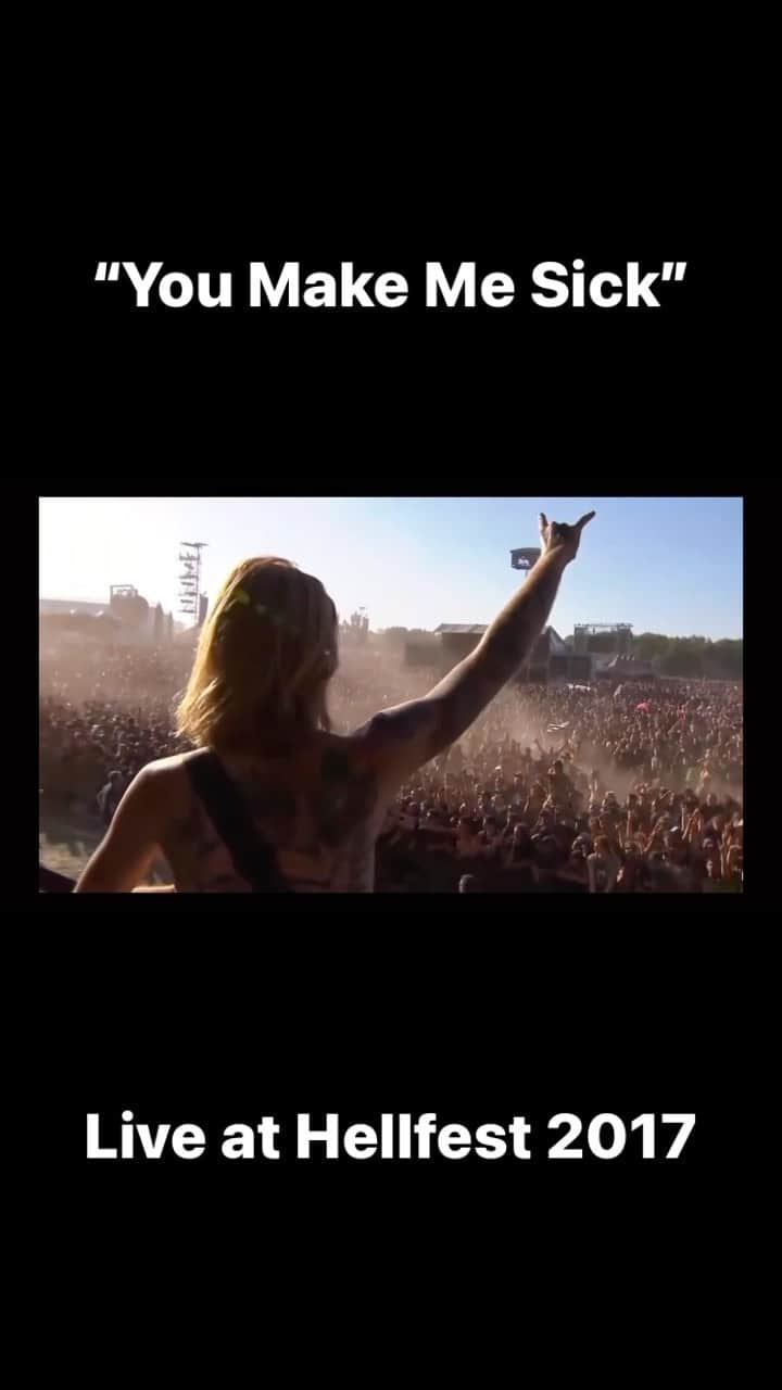 Of Mice & Menのインスタグラム：「“You Make Me Sick” - Live at @hellfestopenair 2017」