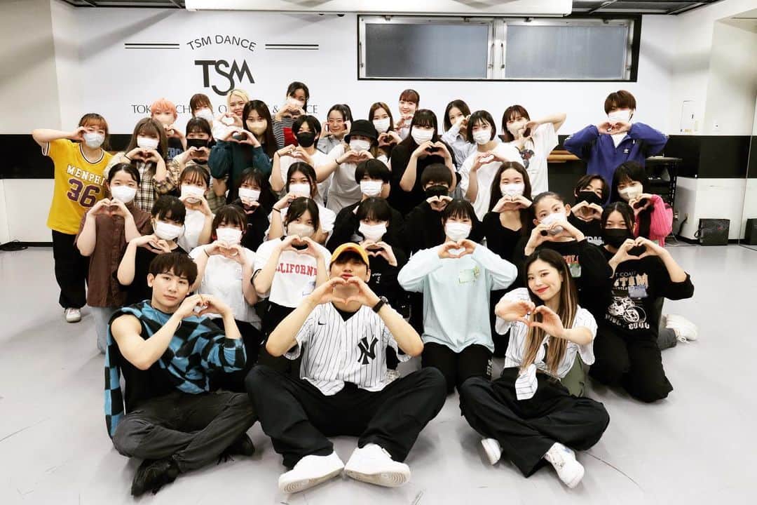Tokyo School of Music&danceさんのインスタグラム写真 - (Tokyo School of Music&danceInstagram)「2023.04.15(sat) Choi Junyoung & Kim Sejin K-POPスペシャルダンスレッスンを昨日開講しました！👏🤍 ご参加いただいた皆さま、本当にありがとうございました！❤️‍🔥  かっこよくて可愛くて素敵なお2人…！ みんなとっても楽しそうで、 happyなワークショップになりました🌸🌸 ※動画は後日アップ予定！📣  プロジェクトをコーディネートしていただき、通訳も担当いただいたのは姉妹校NSM卒業のTAROさん🙏 またぜひよろしくお願いします🏁🏁🏁✨  @junyoung_0103  @kimsejin__  @__ta1111  @check_project_   #tsm #tsm西葛西 #tsm西葛西校  #東京スクールオブミュージックandダンス専門学校 #tokyoschoolofmusicanddance #音楽 #バンド #ダンス #ダンサー #俳優 #声優 #エンタメ #エンターテインメント #専門学校 #マネージャー #コンサートスタッフ #舞台 #作曲 #VTuber #ボカロP #KPOP #20230415 #ダンスレッスン #ありがとうございました #授業風景 #学校生活」4月16日 11時49分 - tsm_musicdance