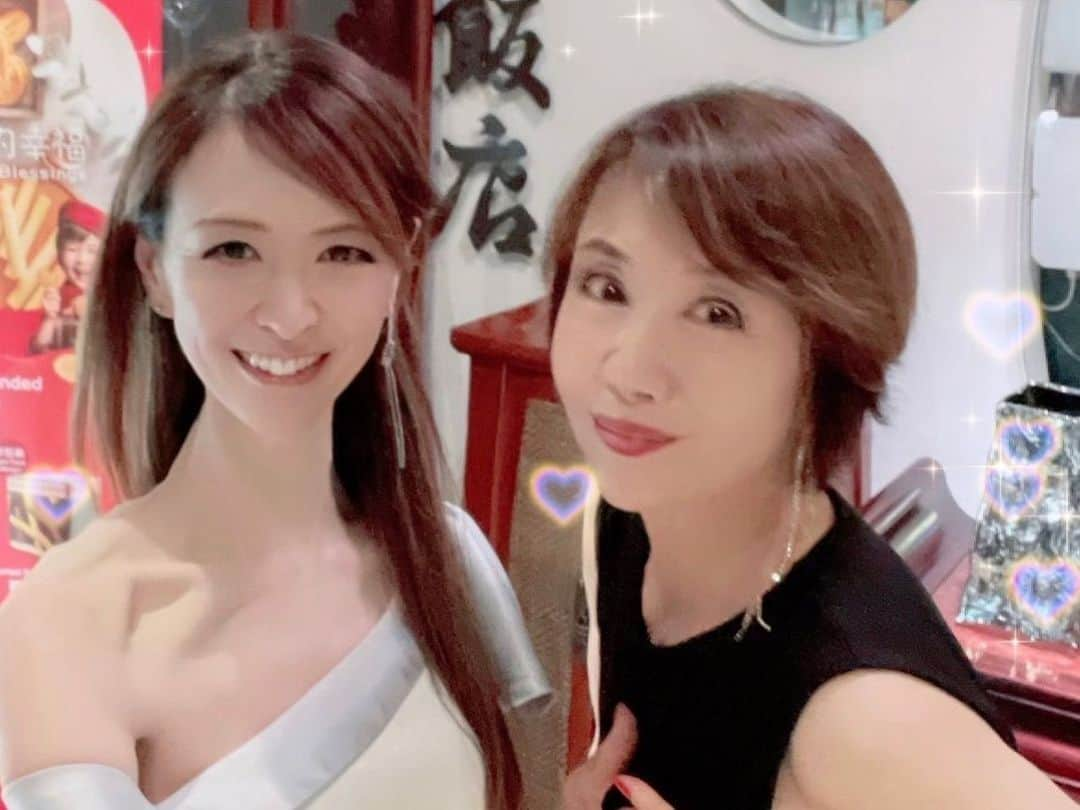 奈美悦子さんのインスタグラム写真 - (奈美悦子Instagram)「まきえ先生のお誕生日会（春の宴遊会）中国飯店　三田店 初参加でしたが、華やかで素晴らしい会でした。お誕生日おめでとうございました。♥️#お誕生日 #お誕生日会 #お誕生日おめでとう #仲良し #友達 #大好き」4月16日 12時03分 - nami.etsuko