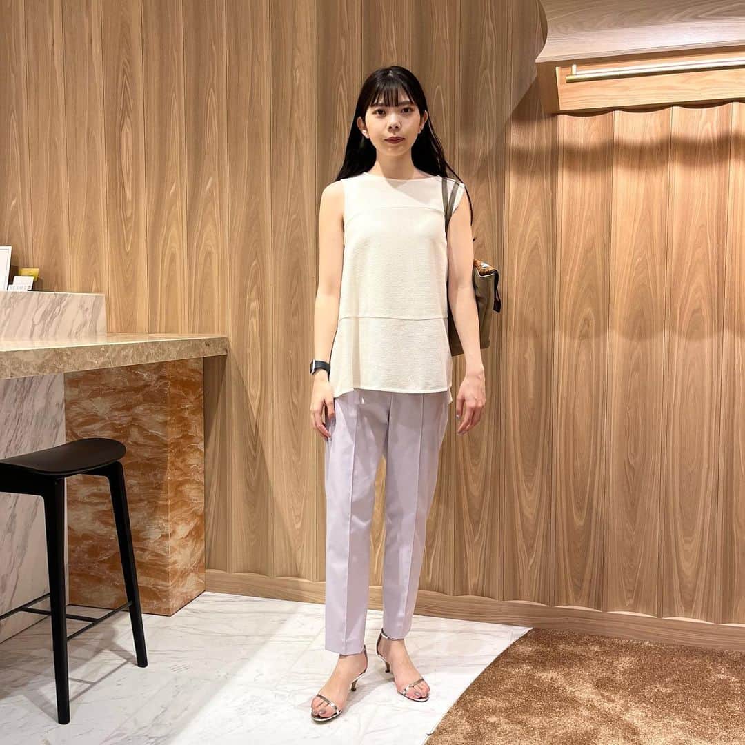 デミルクス ビームス 新宿のインスタグラム：「. 🌻STYLING🌻 今からでもお使い頂けるアイテムです♪ 夏のオフィススタイリングとしてもおすすめ💻 . #demiluxebeams  #demiluxe_beams_shinjuku  #demiluxebeams_okura」