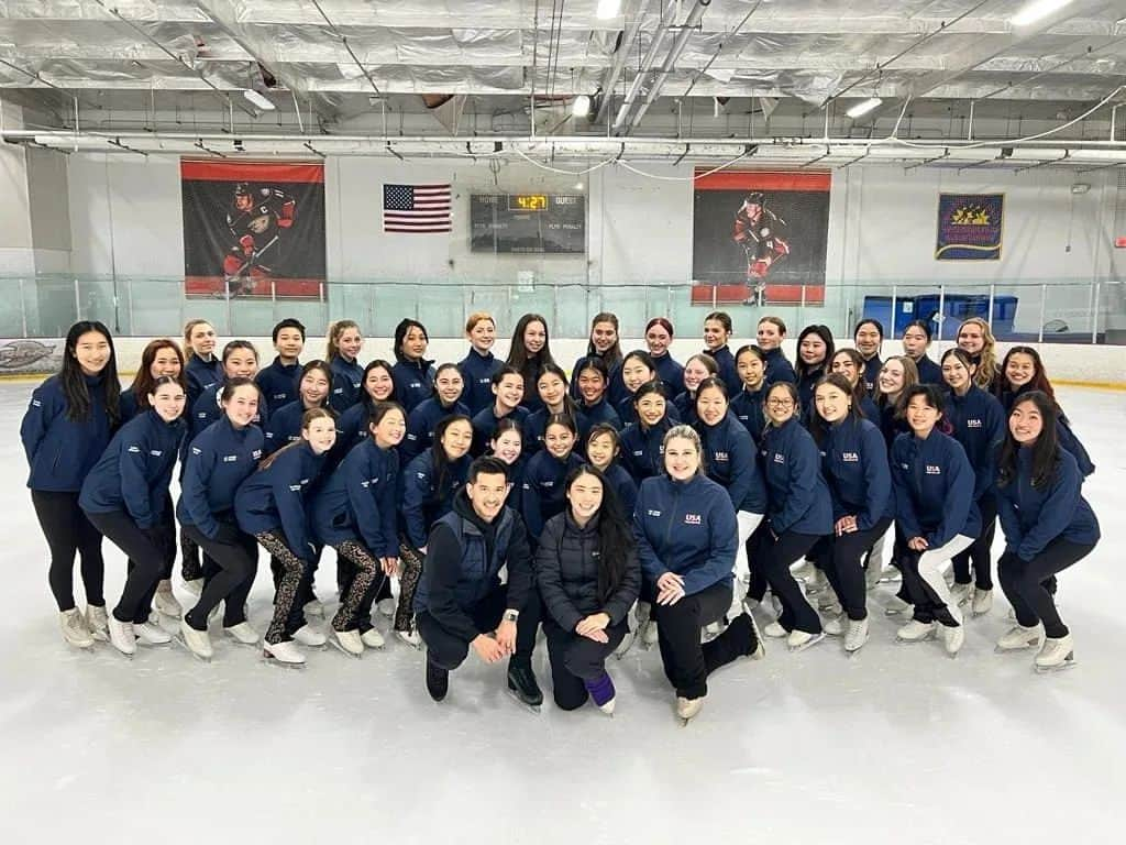 ベアトリサ・リャンさんのインスタグラム写真 - (ベアトリサ・リャンInstagram)「Ready. Set. Nations Cup. 🇺🇲 Love this team to bits and can't wait for them to skate their hearts out. 💜🖤  See you in Boston!   @laicetheater  @usfigureskating   #LosAngelesIceTheater #LAITJunior #2023NationsCup #coachlife #teamusa」4月16日 12時11分 - bebe_liang