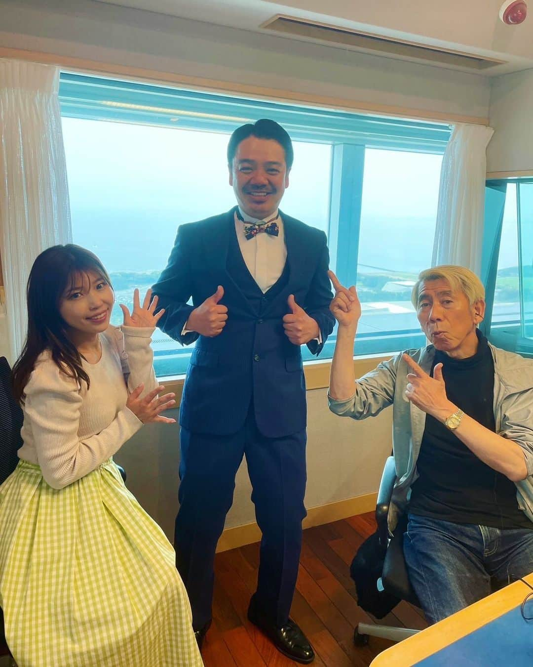 中村愛さんのインスタグラム写真 - (中村愛Instagram)「📻♡ ・ ・ ・ ラジオ生放送終わりました😏 #bayfm #テルサン  聞いてくださった方ありがとうございます😊 まだの方ぜひ #radiko にて🫢🤭  今日は実は朝3時半くらいに目覚めてずっと脳が起きてて🧠最悪な目覚めでした😂  目覚めというか起きてるのになぁみたいなアレです！なので今日こそは早く寝るぞ🫡」4月16日 12時15分 - nakamuramura_ai