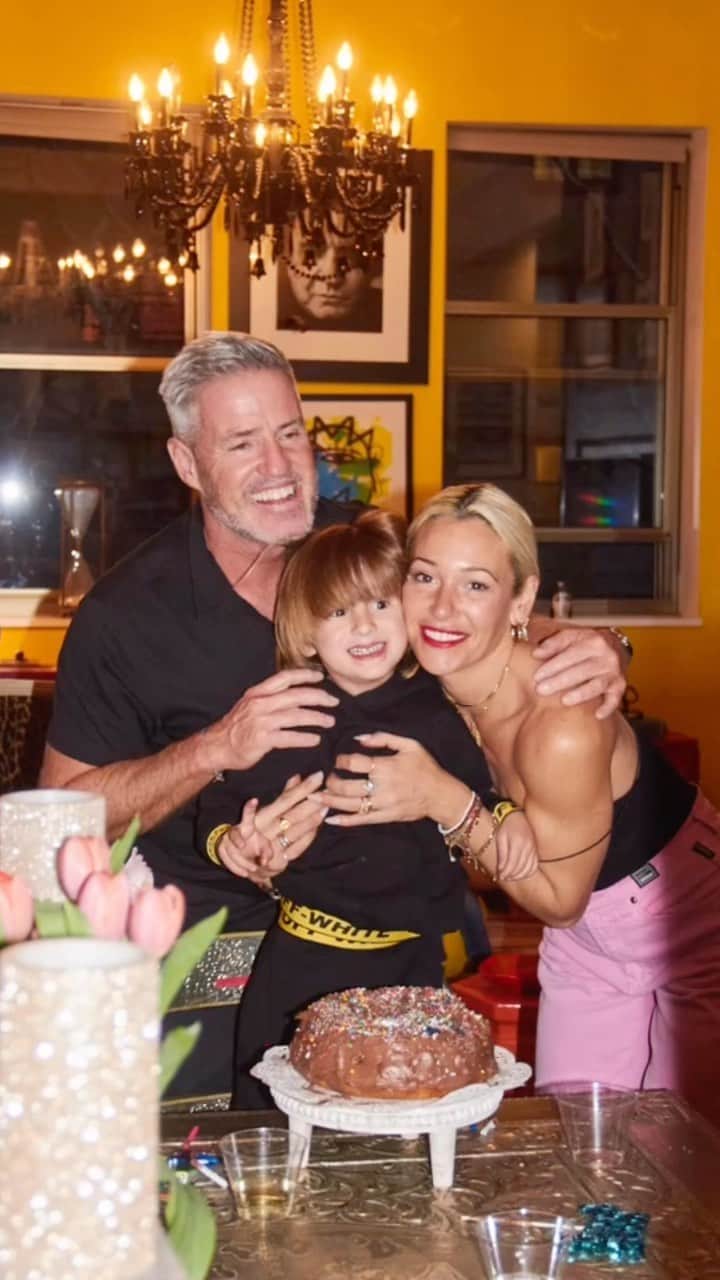 ベン・ワッツのインスタグラム：「Wynstons Birthday x Easter 🐣 what an awesome week ……. #montauk #montaukdreaming #nyc #benwatts」