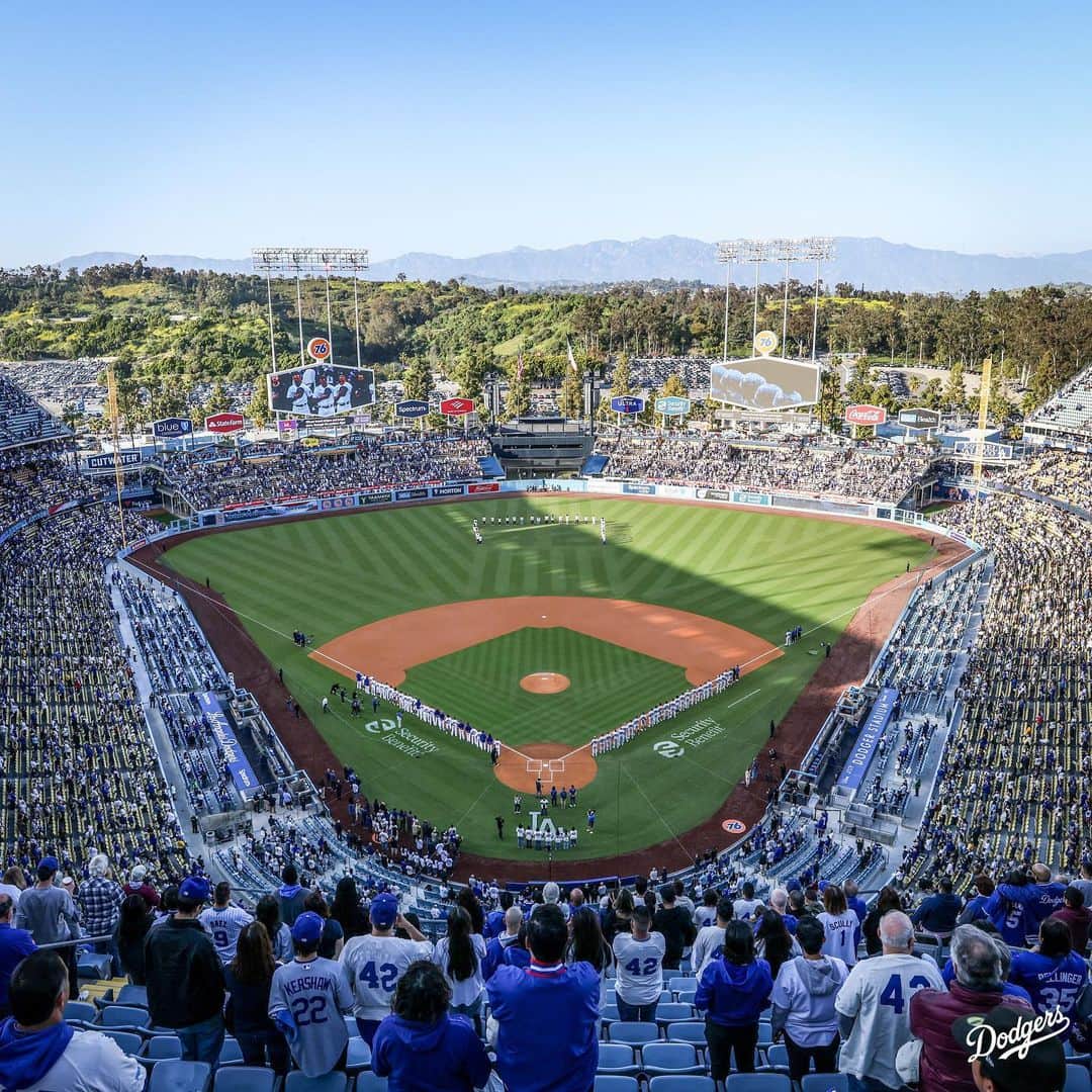 Los Angeles Dodgersさんのインスタグラム写真 - (Los Angeles DodgersInstagram)「Jackie Robinson Day at Dodger Stadium is special. #Jackie42」4月16日 12時35分 - dodgers