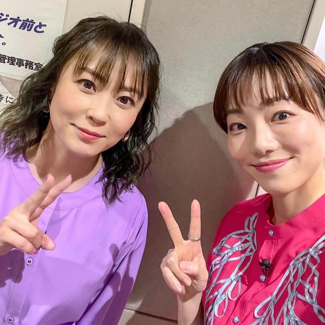 雨宮萌果のインスタグラム：「✨✨✨  佐藤仁美お姉さまと❣️ @sato.hitomi.19791010   先日、2人で新大久保の 韓国料理屋にいき  そこから  ひとみ姐さん流の新宿散歩に 連れてって頂きました。  めちゃくちゃ笑ったし いろいろ共感したし…笑 初めての世界が新鮮で  楽しかったですー🕺🏻🕺🏻🕺🏻  とにかく 仁美さんに惚れました😍✨  かっこよーい！  写真撮り忘れたので先日の 現場の2ショットを添えて🕺🏻  #佐藤仁美 さん」