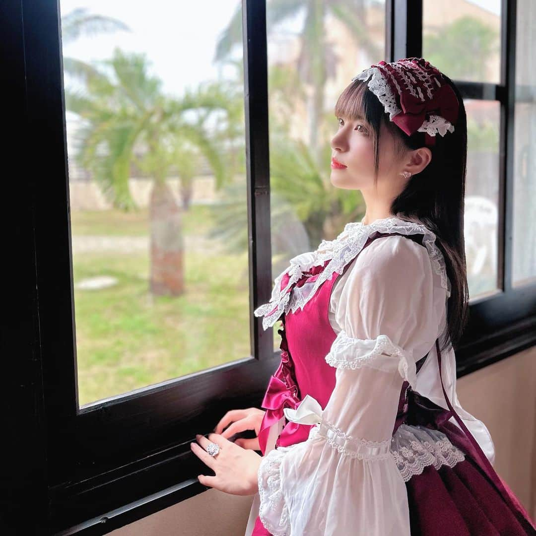 根尾あかりのインスタグラム：「🌴🌺 𝐈𝐬𝐡𝐢𝐠𝐚𝐤𝐢 𝐈𝐬𝐥𝐚𝐧𝐝 🌺🌴  #lolitadress #ロリィタ #ロリィタコーデ #ロリータ #lolitafashion#ootd #sweetlolita #lolitacoord #jfashion  #lolitagirl  #btssb  #babythestarsshinebright  #石垣島  #ishigaki  #ishigakiisland #dailylolita  #lolitacommunity #lolitaoutfit #lolita #ロリータファッション #eglfashion  #ロリータ服 #ロリィタファッション #蘿莉塔  #洛兩塔 #harajukufashion #classiclolita #原宿ファッション #로리타 #lo娘」