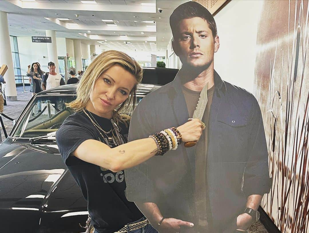 ケイティ・キャシディさんのインスタグラム写真 - (ケイティ・キャシディInstagram)「Look who I found!!! @jensenackles @jaredpadalecki #Baby #Supernatural #OGRuby #supanova #australia」4月16日 13時46分 - katiecassidy