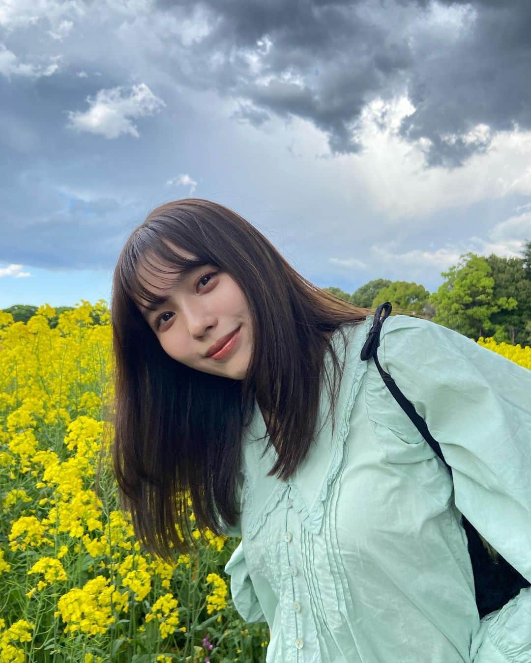 秋田汐梨さんのインスタグラム写真 - (秋田汐梨Instagram)「ㅤ お花畑に行った日🌷 きれいだった〜！」4月16日 19時30分 - shiori_akita319official