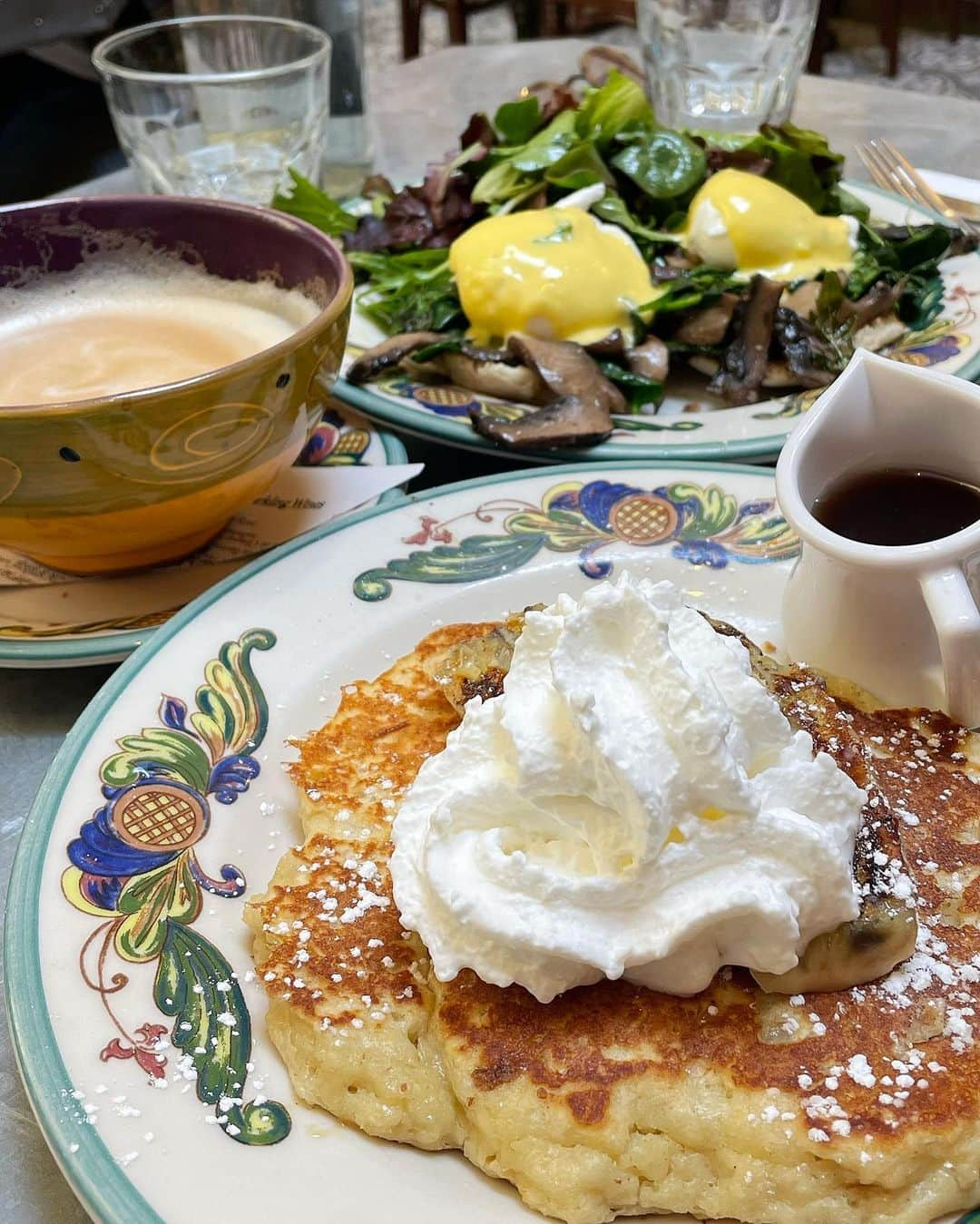 リュ・ジヘのインスタグラム：「#Zaziebrunch 브런치 맛집 데이트도 하고 아울렛도 가고 오늘 하루 참 길었다 곧 생신이신 신랑몬을 위해 선물은 운동화로♥️   #샌프란시스코맛집 #미국삶기록 #실리콘밸리류찌」