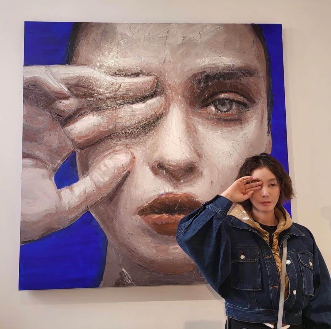 キム・ソンリョンのインスタグラム：「#그림앞에서서 #그림감상 #작가님저도그려주세요」