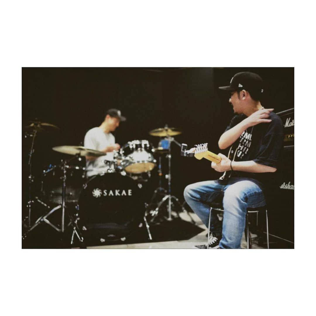 UZさんのインスタグラム写真 - (UZInstagram)「今日はリハーサル！！ 久々のレコーディング楽しみ🎸  #SPYAIR」4月16日 15時16分 - uzspyair