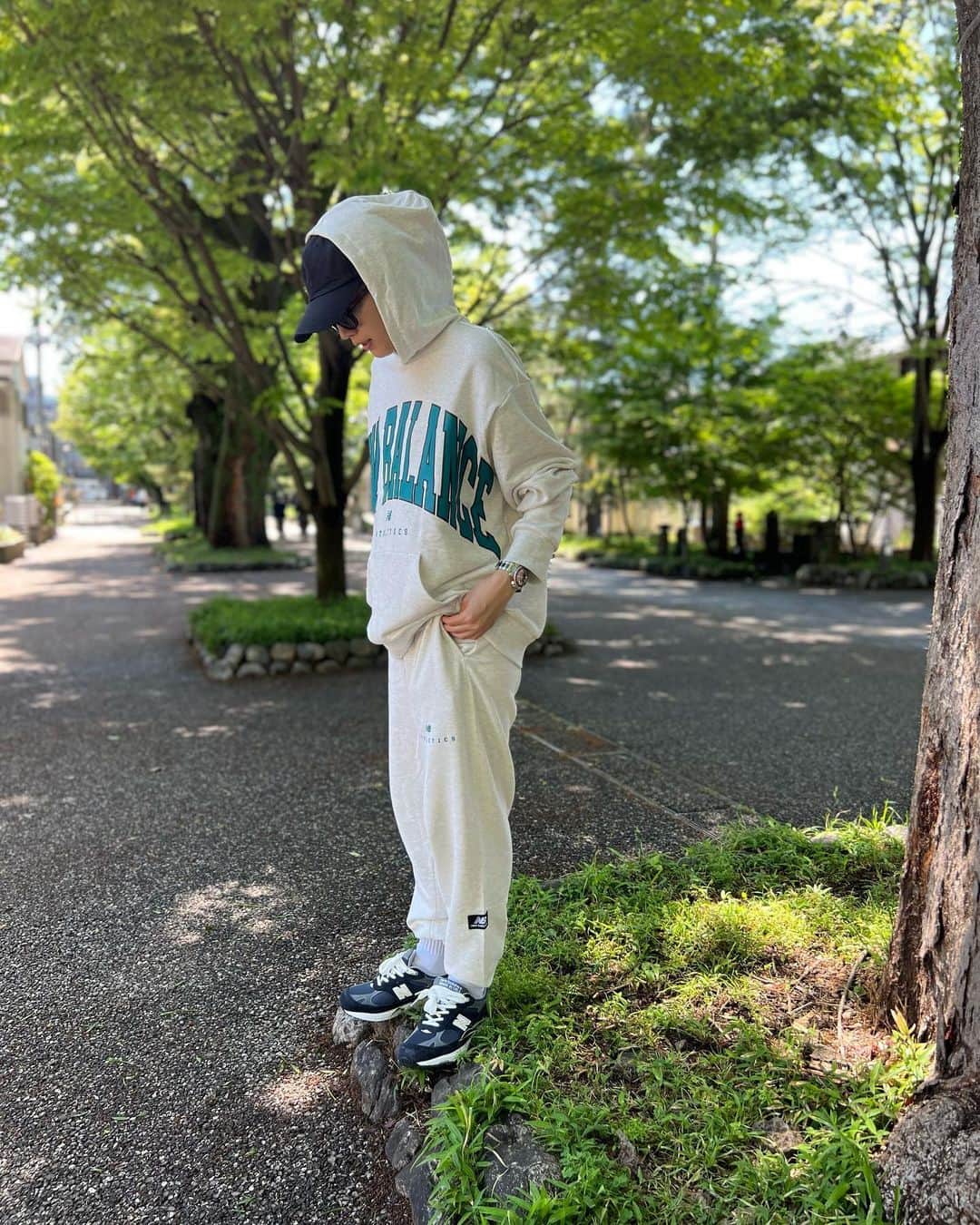 川口春奈のインスタグラム：「🌱🍂🤍 みどりや自然があるところを欲する 息をたくさんしてまた頑張る。」