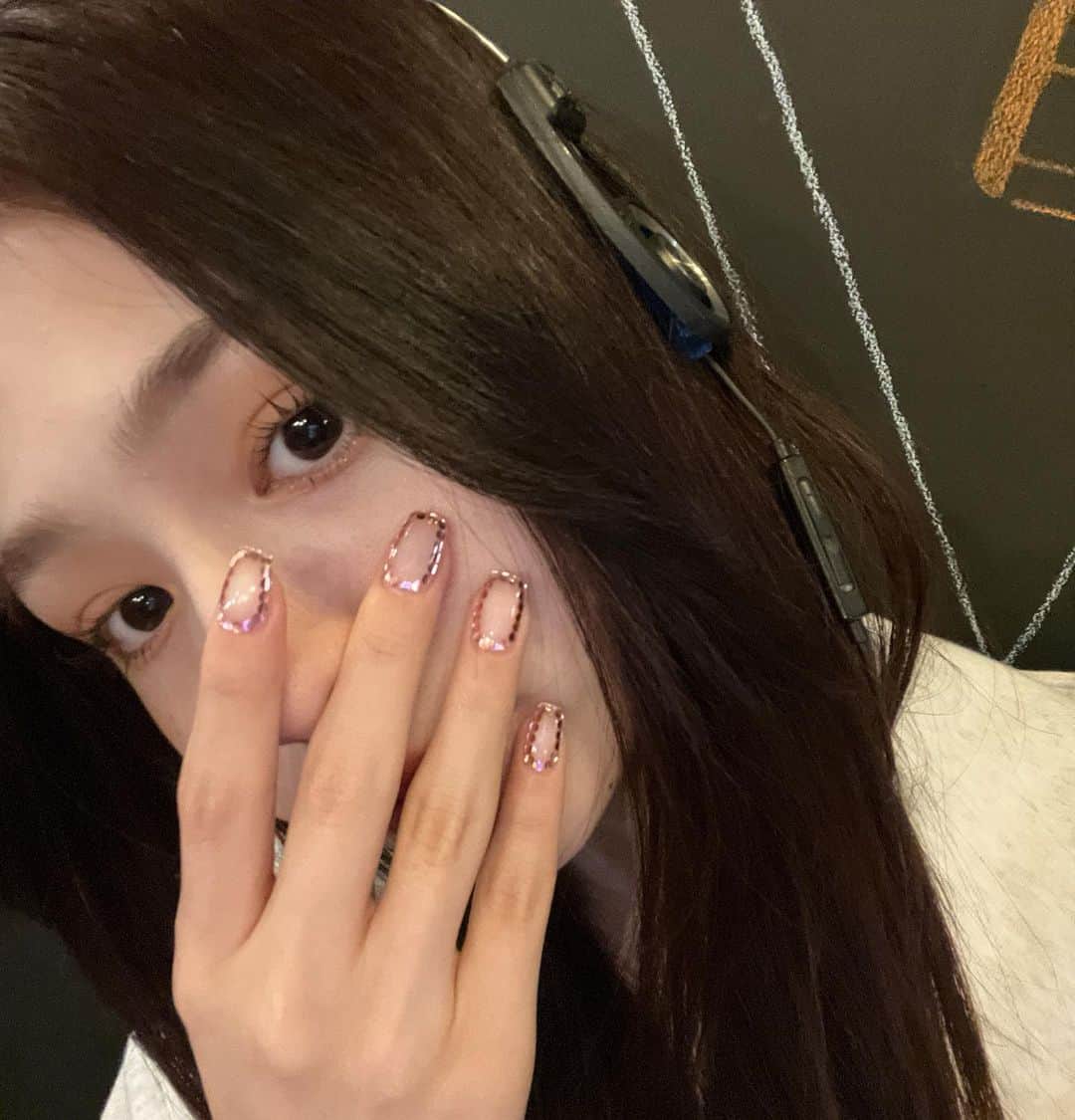 椎名亜美のインスタグラム：「爪ギラギラ可愛い @lume.___m」