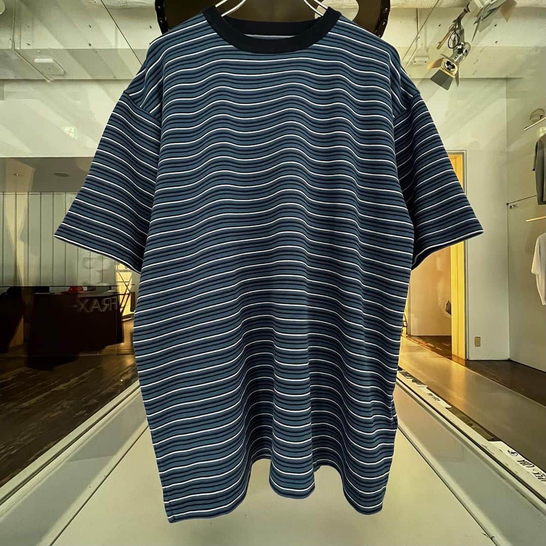 のインスタグラム：「scair @scair_  ・ 75-04-0012-910 scair Multi Border Knit Tee(Sax,Blue) ¥26,400-  商品に関するお問い合わせはお電話、DMにて承ります。 TEL 03-3470-8601  #scair #beamst」
