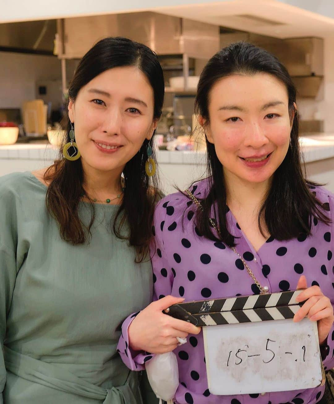 澤真希（小澤真貴子）さんのインスタグラム写真 - (澤真希（小澤真貴子）Instagram)「【出演情報】ラジオ「岡村洋一のシネマストリート」にゲスト出演させて頂きます☺️ 明日の13:00〜15:00 、かわさきFMです！ 映画「#おとなの進路相談 」の川嶋一実監督と共に。 皆様よろしくお願いします❗️  ラジオfacebookから⇩⇩ ★ 4/17の「#岡村洋一 のシネマストリート」（月曜13～15時生放送/1999～）は、二本立てです✌️ 　　 ★映画『おとなの進路相談』特集 Guest：#川嶋一実 監督＆主演女優・澤真希嬢  ★ 映画『#ラフラフダイ 』特集 Guest：#松本卓也 監督＆俳優・#イグロヒデアキ さん   お楽しみに…。m(_ _)m  ※ 写真はあくまでもイメージです。 ※ 予告なく変更する事があります。  ★ この番組は世界中どこからでも（ムンバイでも！）聴けます → http://listenradio.jp ListenRadio(リスラジ)無料でコミュニティFM局の番組が楽しめる 日本全国のコミュニティFMラジオ、およそ100局の多彩な番組をいつでも楽しめるラジオ局公認の無料サービスです。地域密着情報・防災情報が充実。 リンク listenradio.jp  ★★ この番組の専用サイトがそこそこ好評です! 過去の放送の動画も観られます。是非一度、いらしてください→ http://cinemastreetofficial.wixsite.com/cinema-street Home | cinema-street リンク cinemastreetofficial.wixsite.com  ★★ ブログは毎日、更新しています。タイトルは、「探偵はロングスリーパー」ほか→ http://y-okamura.dreamlog.jp 岡村洋一の写真日記 リンク y-okamura.dreamlog.jp  写真がなかったたので、載せそびれた一年前の監督との写真を載せます、笑☺️  #澤真希 #女優 #昭和女優 #japaneseactress  #actress #instajapanese #japanesegirl #shooting #japanesemovie #japan #撮影現場 #映画撮影　#ドラマ撮影　#日本映画」4月16日 16時28分 - sawa.maki.official