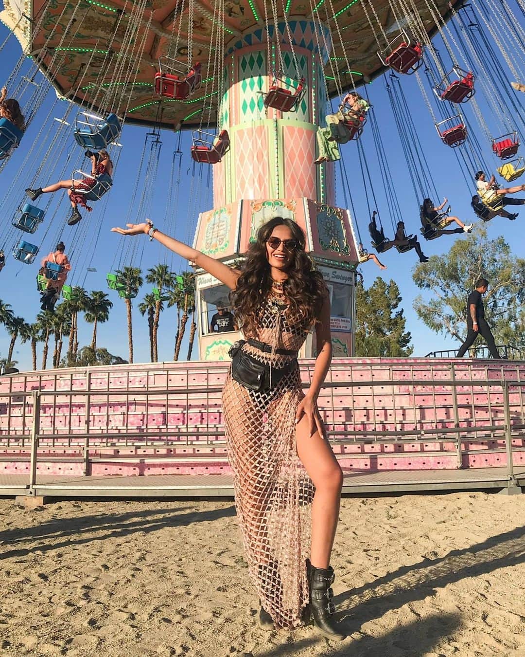 Diipa Büller-Khoslaさんのインスタグラム写真 - (Diipa Büller-KhoslaInstagram)「Since its the season… Coachella Throwback looks 🎶✨ Which one was your fave look?」4月16日 17時04分 - diipakhosla