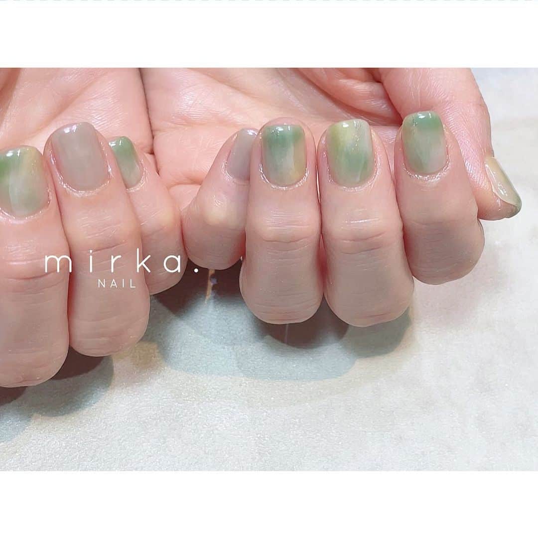 mirka. NAIL(ミルカネイル)さんのインスタグラム写真 - (mirka. NAIL(ミルカネイル)Instagram)「⁡ ⁡ ⁡ green 𓆸 ⁡ ⁡ ⁡ #mirkaおまかせネイル ………………………………………………………… ⁡ ご予約、お問い合わせは LINE ID⇒ @mirka.nail (@含む)まで。 ⁡ ご新規様はハイライトの「ご案内」と「ご予約方法」を必ずお読みいただいてからご予約くださいますようお願いいたします。 空き状況や詳細はLINEの投稿からご確認ください。 ⁡ ⁡ ⁡ ⁡ #mirkanail#nails#nail#nailart#naildesign #ショートネイル#ネイルアート#ネイルデザイン#ネイル#大人ネイル#シンプルネイル#オフィスネイル#ニュアンスネイル#ナチュラルネイル#カジュアルネイル#ショートネイルデザイン#美甲#春ネイル#春ネイル2023 #プライベートサロン#プライベートネイルサロン#東京ネイルサロン#東京ネイル#江東区ネイルサロン#森下#清澄白河 ⁡」4月16日 17時19分 - mirka.nail