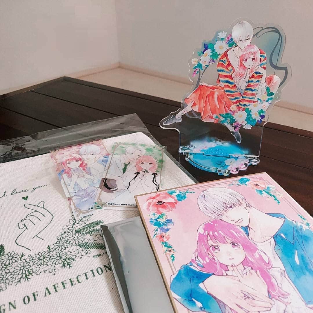 森下suuのインスタグラム：「#メディコスエンタテインメント  #ゆびさきと恋々  #グッズ」