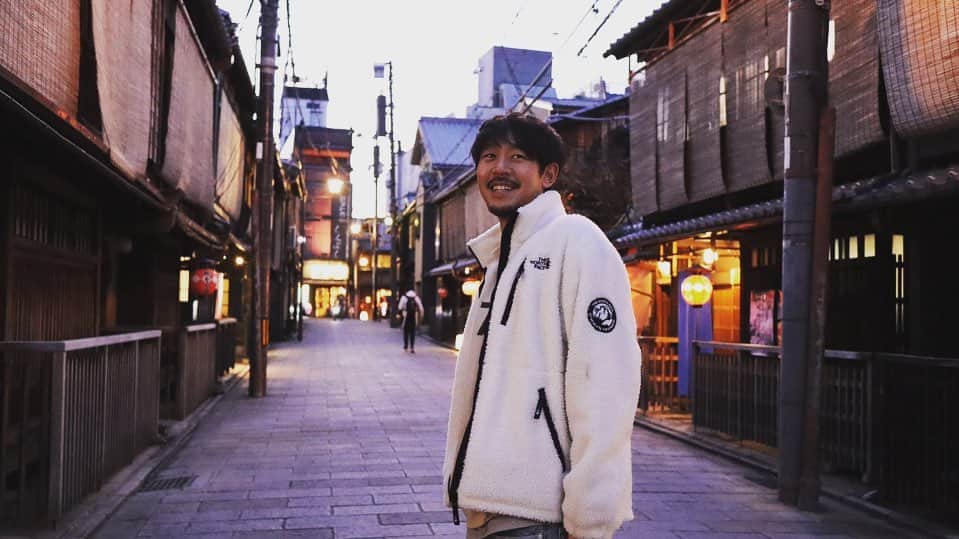 長谷川惠一のインスタグラム：「京都旅⛩️  ▶︎祇園 ▶︎鴨川 ▶︎お数家いしかわ ▶︎COMFY ▶︎洋菓子ぎをんさかい ▶︎KENZO ESTATE   #京都 #旅 #trip」