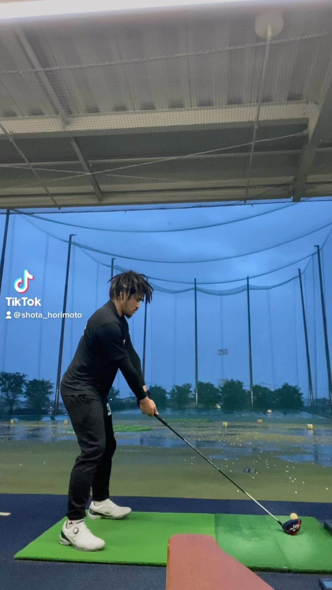 堀本翔太のインスタグラム：「クランクも振れてきた 使用シャフト @waccinecompo GR451DR flex R #waccinecompo  #golf#longdrivegolf#longdrive #ゴルフ#ドラコン#ドライバー#ロングドライブプロ#笑」