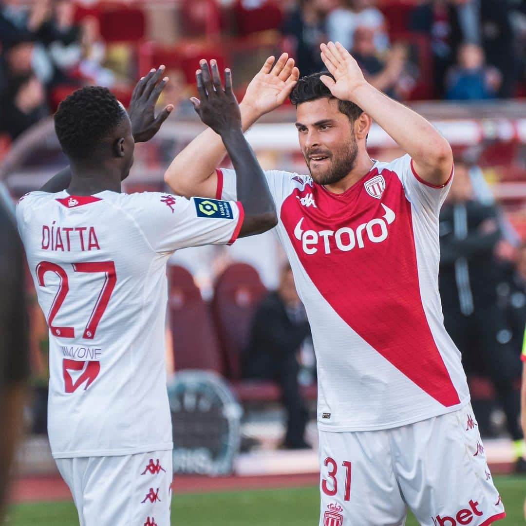 ケヴィン・フォラントのインスタグラム：「Loved to start the game and celebrate with a goal 😋」