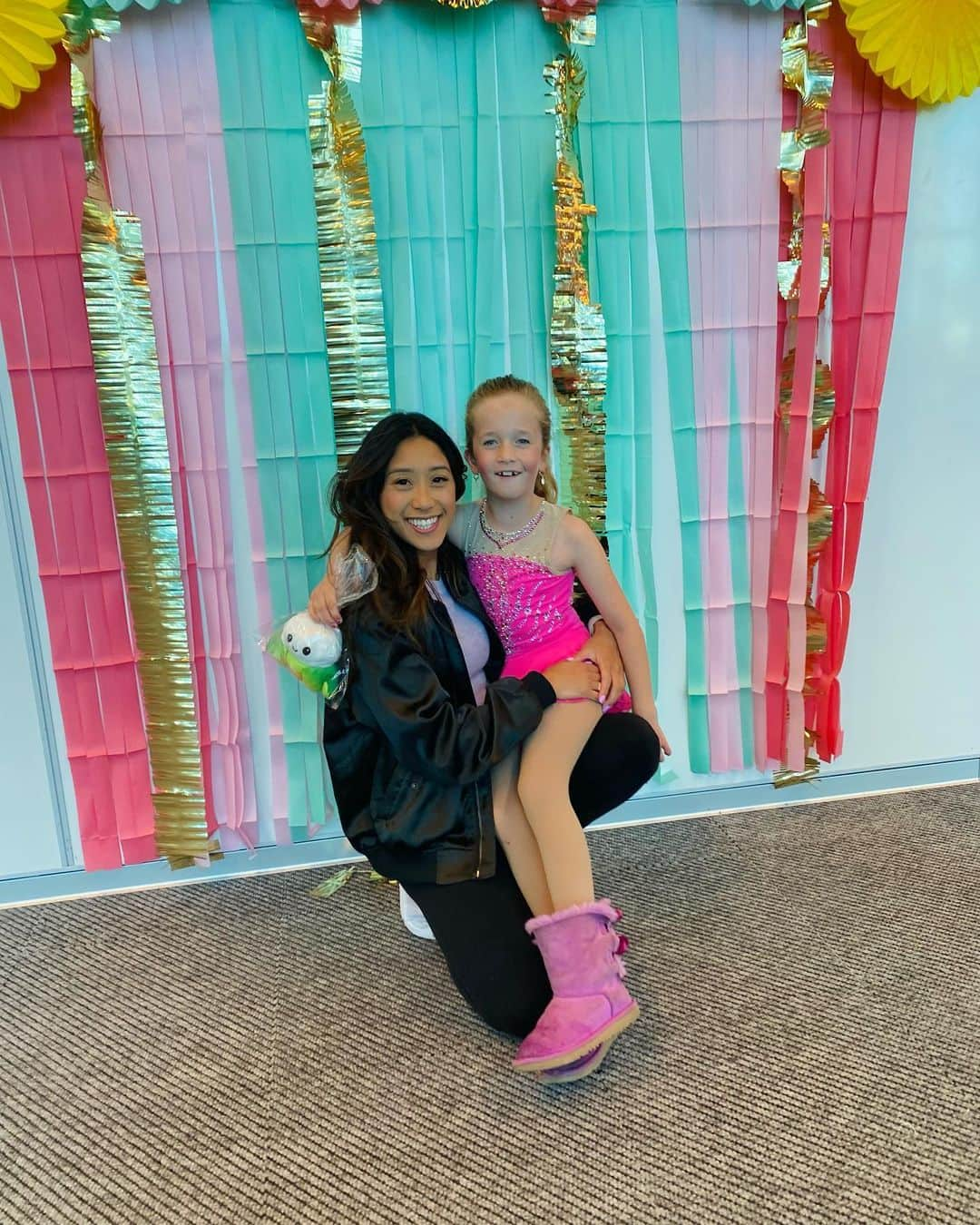 ジェシカ・カラランさんのインスタグラム写真 - (ジェシカ・カラランInstagram)「some spring recital moments with my little superstars💫」4月17日 3時30分 - jessicacalalang