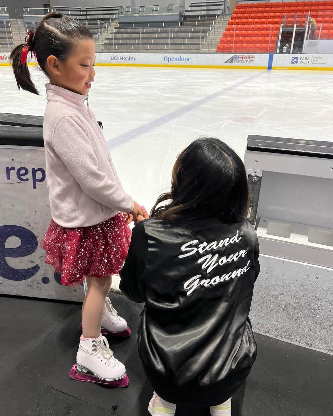 ジェシカ・カラランのインスタグラム：「some spring recital moments with my little superstars💫」