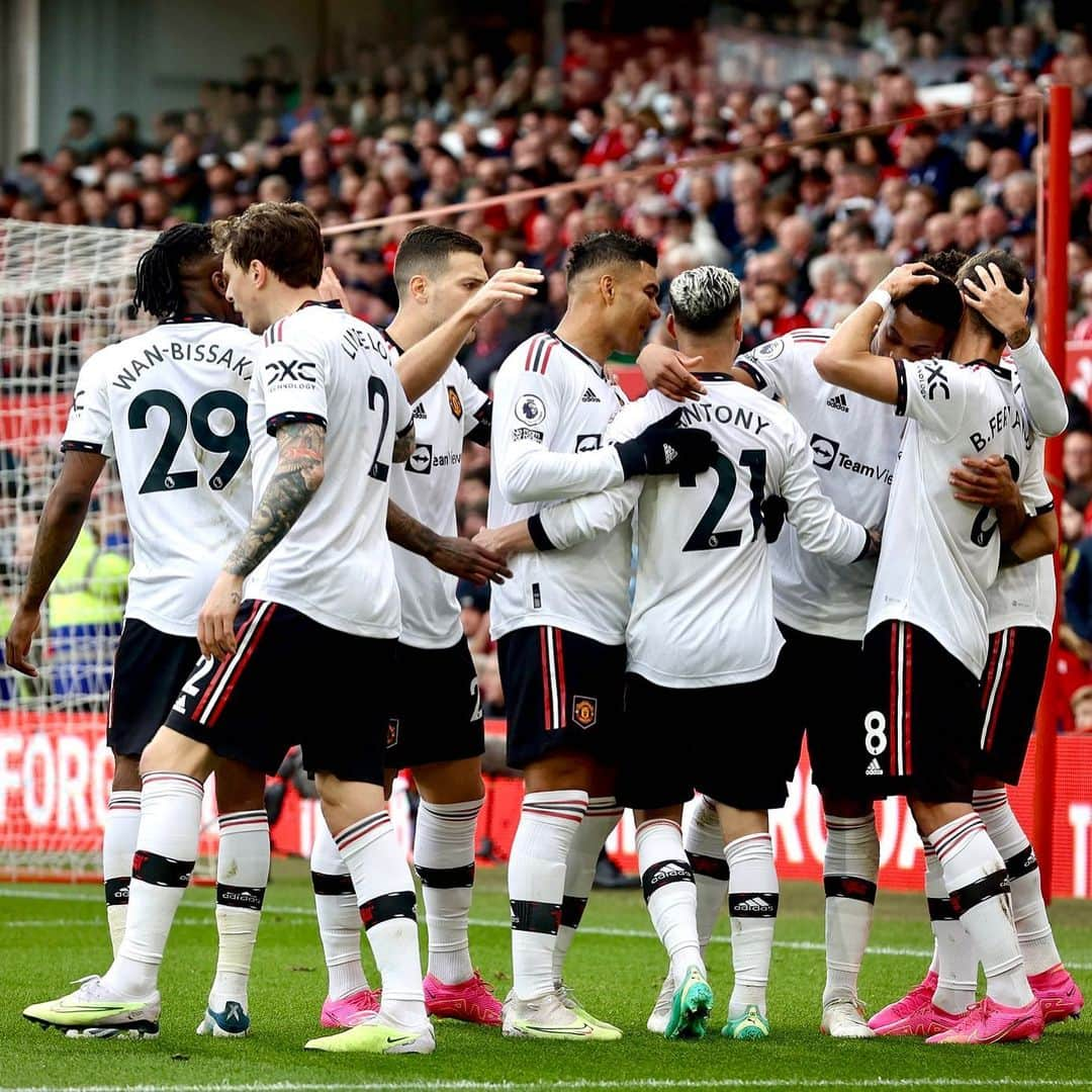 カゼミーロのインスタグラム：「Step by step guys. Good job!  👊🏽🔴  #MUFC #NFOMUN」