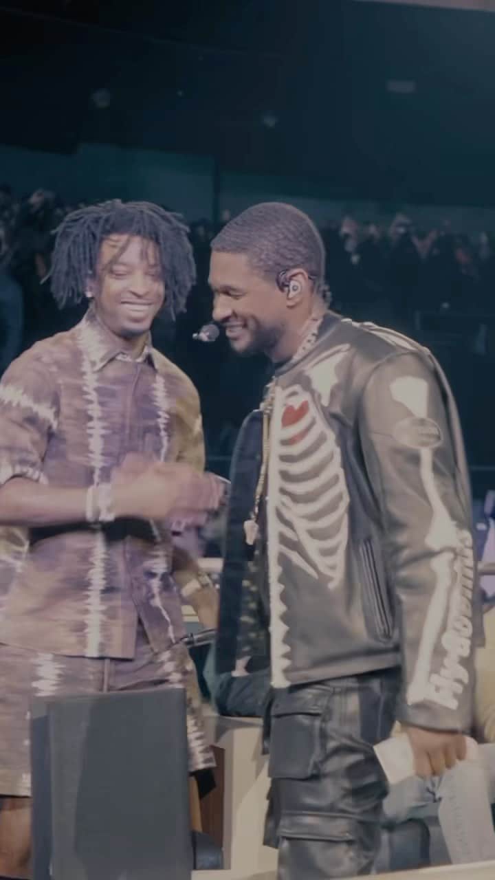 アッシャーのインスタグラム：「My boy @21savage sings with his heart and soul! It was only right 🤣💪🏾」