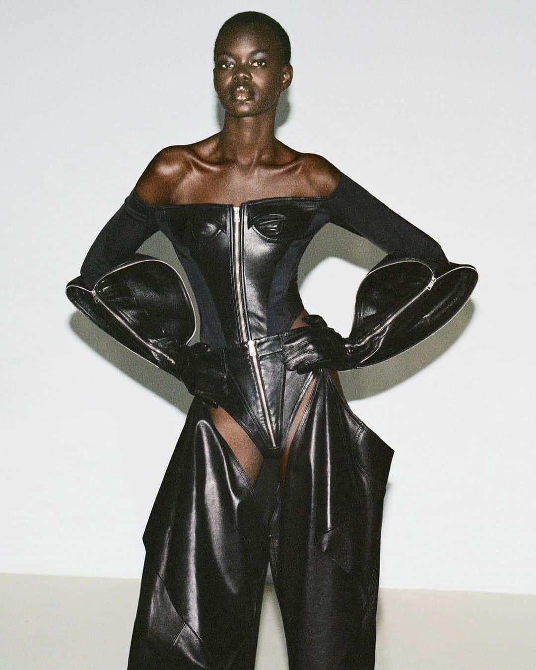 ミュグレーのインスタグラム：「@kuany_atem wears Mugler by @cadwallader for @elpaissemanal. Available now online and in stores, link in bio. - Stylist @juancebrian Photographer @pablo.saez - #mugler」