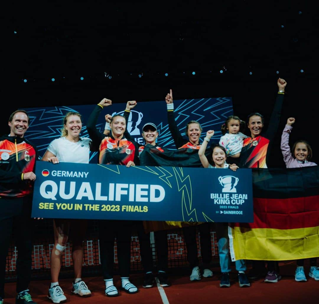 タチアナ・マリアのインスタグラム：「Proud to be part of this amazing Team 🇩🇪! Vielen dank an das ganze Team und auch an alle die uns am Wochenende so laut unterstützt haben!  We will see you in the @billiejeankingcup finals 🇩🇪🔥💪🤗!yeahhhhhhh🤩🤩🤩」