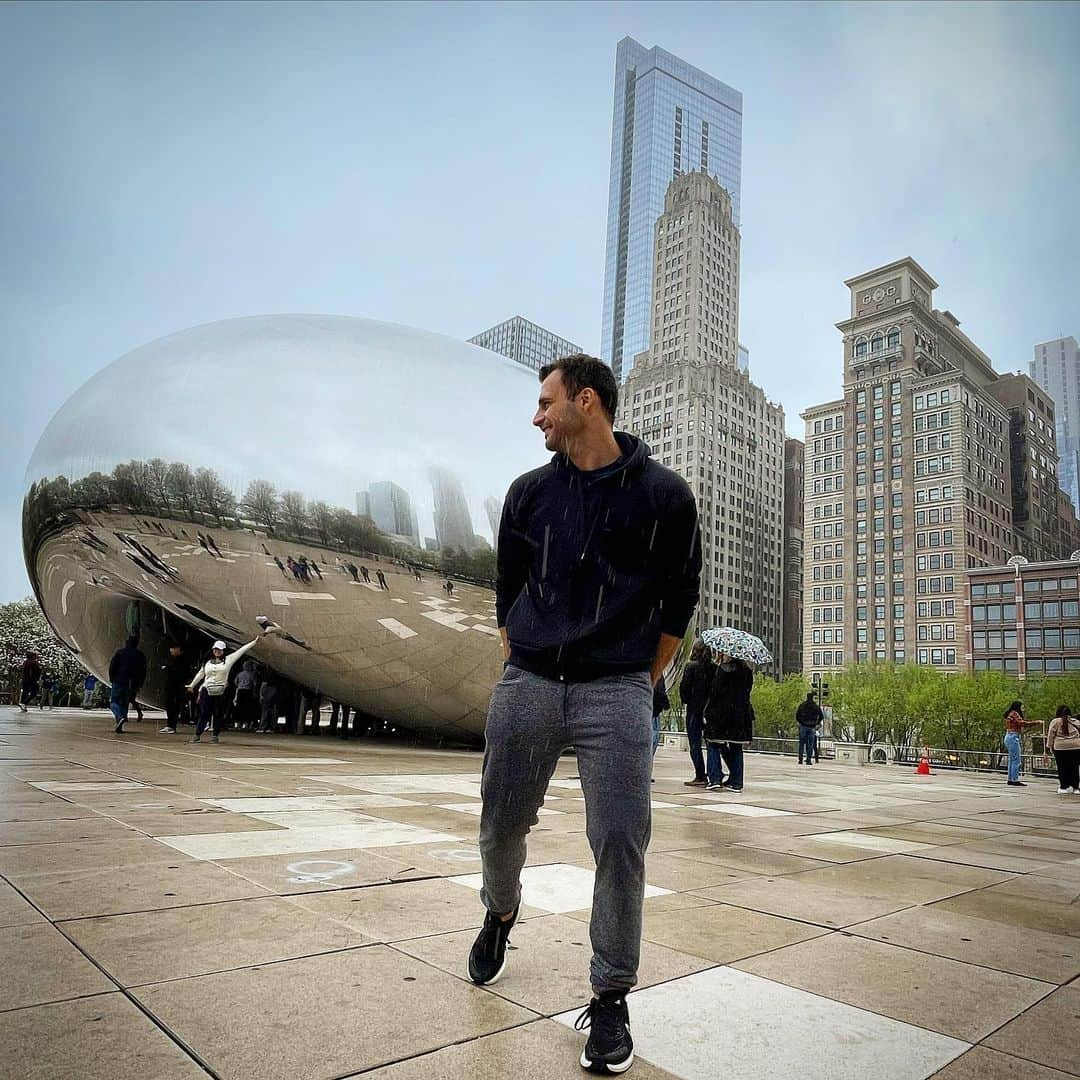 レオナルド・ジ・デウスのインスタグラム：「Day off in Chicago!!! 🇺🇸🫶🏼」