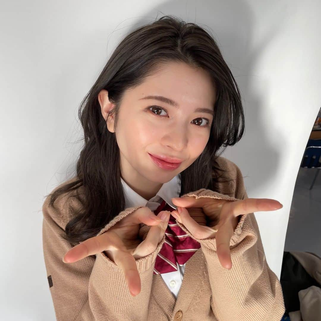 Seventeenさんのインスタグラム写真 - (SeventeenInstagram)「まだまだあります💞3月でSTを卒業した  #桜田ひより ちゃんの未公開オフショ📸  今日の投稿はギャルなひよりん😘✌️  セブンティーンを卒業したら 制服を着ることも少なくなりそうだなぁ〜と 少し残念そうなひよりんでした🥲  #セブンティーン #Seventeen #ST #雑誌 #春号 #桜田ひより  #ひよりん #制服 #女優 #STモデル #セブンティーンモデル #STモ #美少女 #美女 #model #모델 #可愛い女の子 #撮影 #オフショット #オフショ #撮影オフショ #Seventeen春号 #セブンティーン春号」4月16日 19時31分 - seventeenjp_mag