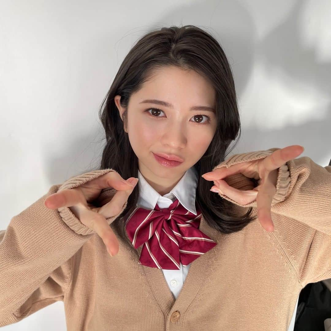 Seventeenさんのインスタグラム写真 - (SeventeenInstagram)「まだまだあります💞3月でSTを卒業した  #桜田ひより ちゃんの未公開オフショ📸  今日の投稿はギャルなひよりん😘✌️  セブンティーンを卒業したら 制服を着ることも少なくなりそうだなぁ〜と 少し残念そうなひよりんでした🥲  #セブンティーン #Seventeen #ST #雑誌 #春号 #桜田ひより  #ひよりん #制服 #女優 #STモデル #セブンティーンモデル #STモ #美少女 #美女 #model #모델 #可愛い女の子 #撮影 #オフショット #オフショ #撮影オフショ #Seventeen春号 #セブンティーン春号」4月16日 19時31分 - seventeenjp_mag