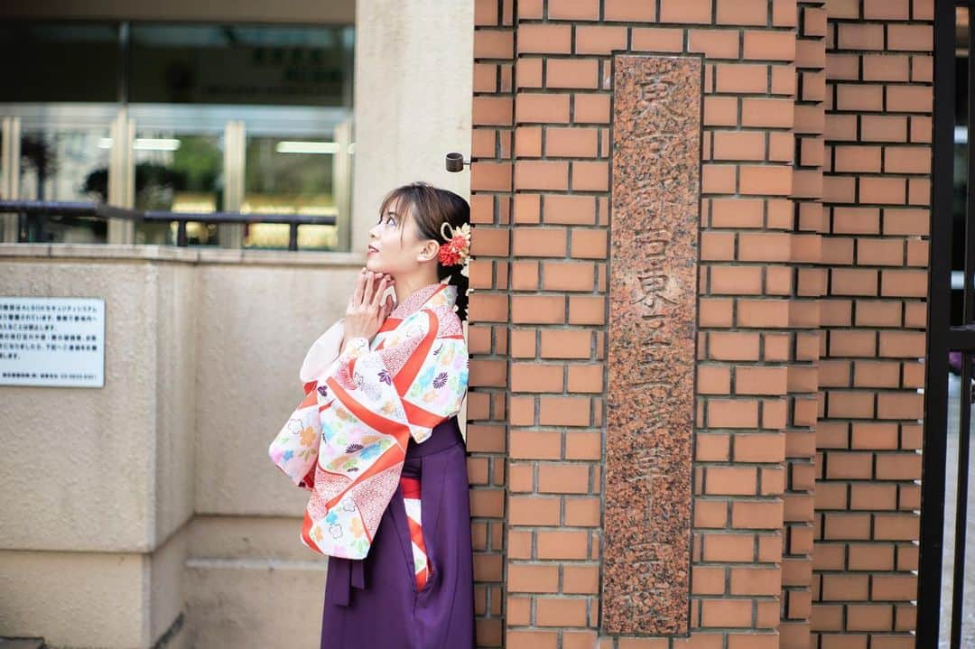 及川愛未さんのインスタグラム写真 - (及川愛未Instagram)「浅草小学校周りをお散歩〜👘📷  東京生まれで、本籍も東京だけど親が転勤族で生まれた場所、幼稚園、小学校、中学校は場所がバラバラ。断片的だけれど、下町の人達は好きだったし、この地で学校卒業したかったから、思い入れはひとしお。今でも家族ぐるみで仲が良い人達が住んでいる。私には間違いなく大事なroots🌸✨  photo by 📸 @kei_osa10 さん  袴は @kimono_daikichi さんです  『WONDER DEEVA』episode.1 DEEVA BOOKS: manami 写真集:  https://www.amazon.co.jp/dp/B0BP6P7163  . . .  #shooting #撮影 #作品撮り #作品 #被写体 #被写体希望 #model #job #hairmake  #ポートレートしま専科 #ポートレート  #photography #photooftheday  #写真  #写真好きな人と繋がりたい  #写真撮るの好き人と繋がりたい  #portraitmodel #portrait #東京カメラ部  #カメラマン募集  #ファインダー  #ファインダー越しの私の世界 #モデル #graduation  #followme #着物 #袴田 #浅草   ♠️郡司大地作品『love me』 2nd写真集発売中📚  bookwalker、7net、FOD、コミックシーモアより発売（今後展開増える予定）  https://bookwalker.jp/de40378348-f389-417d-bcf8-72851d1f9b59/  https://7net.omni7.jp/detail/5110796705  https://fod-sp.fujitv.co.jp/s/books/898454/BT000089845400100101/  https://www.cmoa.jp/title/1101297714/  amazonからも購入できます https://www.amazon.co.jp/『Love-me』-manami-写真集-ラビリンス-ebook/dp/B08VRJXF8S/ref=mp_s_a_1_28?dchild=1&keywords=manami&qid=1613345281&sr=8-28  🔹first写真集『Pin Up Girl』『PHOTO SHOT　manami （ラビリンス） オンデマンド・kindle出版より発売 https://www.amazon.co.jp/「PHOTO-SHOT」-エンジェルガール-manami-美女グラビアコレクション-manami/dp/B07SZGSZJ7/ref=mp_s_a_1_48?keywords=manami&qid=1613344854&sr=8-48  https://www.amazon.co.jp/gp/aw/d/B07TLPBDL2/ref=tmm_pap_title_0?ie=UTF8&qid=1613344846&sr=8-50  ペーパーブック&電子書籍📚FOD コミックシーモア　 7net amazon amazon kindle展開中 Pin Up Girl manga.fod.fujitv.co.jp/books/632893/B…  PHOTO SHOT 7net.omni7.jp/detail/  セクシークイーン cmoa.jp/title/11012474…  7net.omni7.jp/detail/5110814…  loveme manga.fod.fujitv.co.jp/books/898454/B…/  ピロシキーズの恋愛こじらせチャンネルゲスト出演🆕 https://m.youtube.com/channel/UC1cc-n59HLmEdJsZeTzr5rA/videos  プロカメラマン被写体youtube番組ゲストDANCE IN THE SUNSET｜はまぐら https://m.youtube.com/watch?v=A93G0X-1Gyg  Video portrait 30｜Nikon Z6Ⅱ（ポートレートムービー） はまぐら  youtu.be/NWt26pP3YLk  Video portrait 33｜THE COSMETIC｜NIKKOR Z 24-70 f/2.8 S｜ Nikon Z6Ⅱ（ポートレートムービー）  youtu.be/Wap0EgFvtdQ 🆕  Video portrait 39｜NIGHT WALK｜NIKKORZ 50mm f/1.2 S｜ Nikon Z6Ⅱ（ポートレートムービー） はまぐら 🆕 https://m.youtube.com/watch?v=unXSI2gUYlE」4月16日 19時46分 - manamioichan