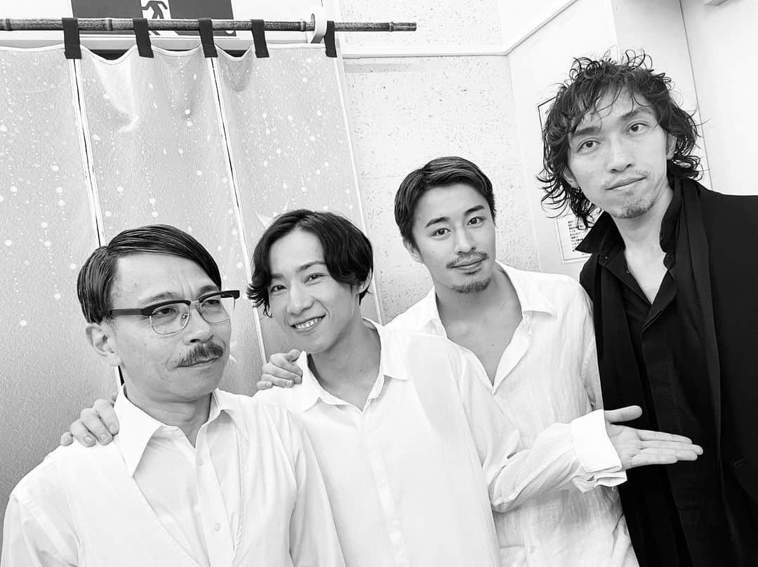 富田健太郎さんのインスタグラム写真 - (富田健太郎Instagram)「深作組「火の顔」「アンティゴネ」の2作品が無事に大千穐楽を迎えることが出来ました。 ご来場いただきありがとうございました！ 火の顔ではパウル アンティゴネではコロス、将校、預言者、幹部を演じさせていただきました。  最後まで走り切れたことを嬉しく思います。改めてありがとうございました。」4月16日 19時55分 - kentaro_tomita_