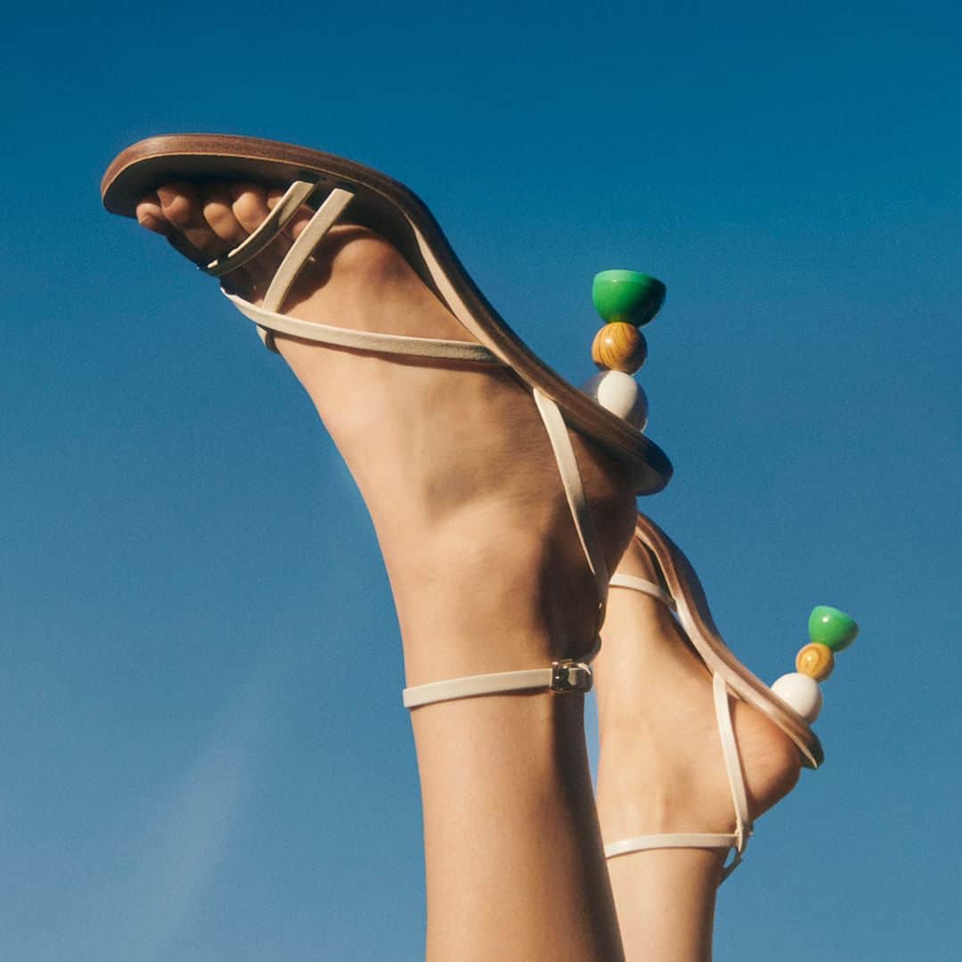 ケイト・スペードのインスタグラム：「ハイヒールがすべてのはじまり It all started with a high heel.   #katespadeny #katespadejapan #ケイトスペード #ケイトスペードニューヨーク」
