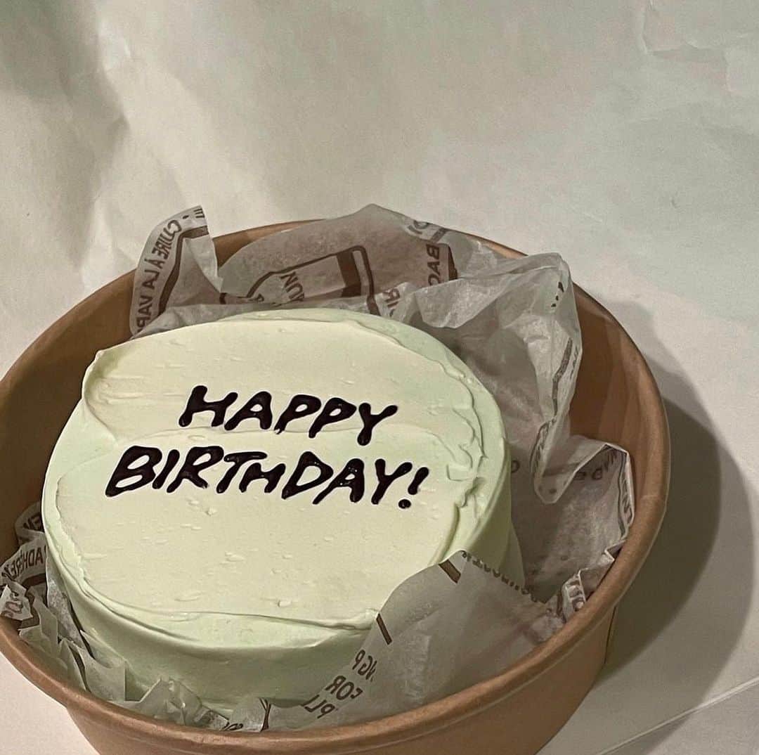 日高優月さんのインスタグラム写真 - (日高優月Instagram)「☺︎☺︎☺︎  この間可愛いケーキもらった^_^  #バースデーケーキ #センイルケーキ」4月16日 20時02分 - yuzukihidaka_0401