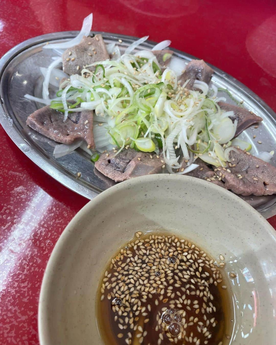 松鳳山裕也さんのインスタグラム写真 - (松鳳山裕也Instagram)「原付きで とん平食堂へ ハラミ丼 純レバ 美味しかった。 #らーらーら #ららら #言葉にできない #松鳳山グルメ #とん平食堂」4月16日 20時03分 - shohozanyuya