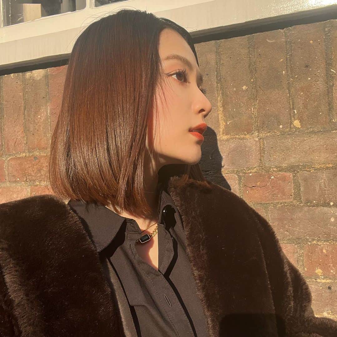 神谷由香さんのインスタグラム写真 - (神谷由香Instagram)「cut my hair✂︎  ずーっとロングヘアだったから とっても新鮮！！  働いてるロンドンのサロンで切ってもらいました✂︎  どうかなどうかな？」4月16日 20時13分 - kamiya_yuka_