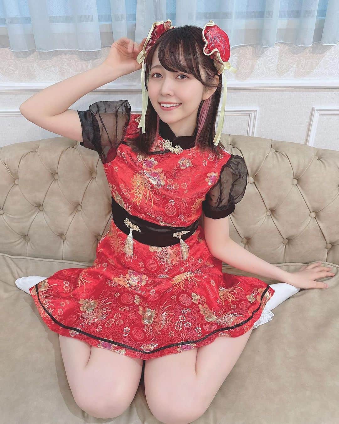 神沢有紗のインスタグラム：「チャイナ服🐼 ･ ･ ･ BOOTHにて チャイナ服チェキ販売中！ https://arisa0608.booth.pm/ かんざーショップで検索！  #チャイナ服 #チャイナドレス  #portraitphotography #portrait_shots  #instagram #fashion  #modeling #portrait #portraitphotography #portrait_shots  #japanesegirl #萌 #自拍 #swag #맞팔 #맞팔해요 #otakugirl #otaku #コスプレイヤー  #ポートレート #ポートレートモデル #ポートレート女子 #被写体 #ポトレ #モデル #自撮り #自撮り女子 #コスプレイヤー自画撮り部 #黒髪 #cosplay #cosplayer」