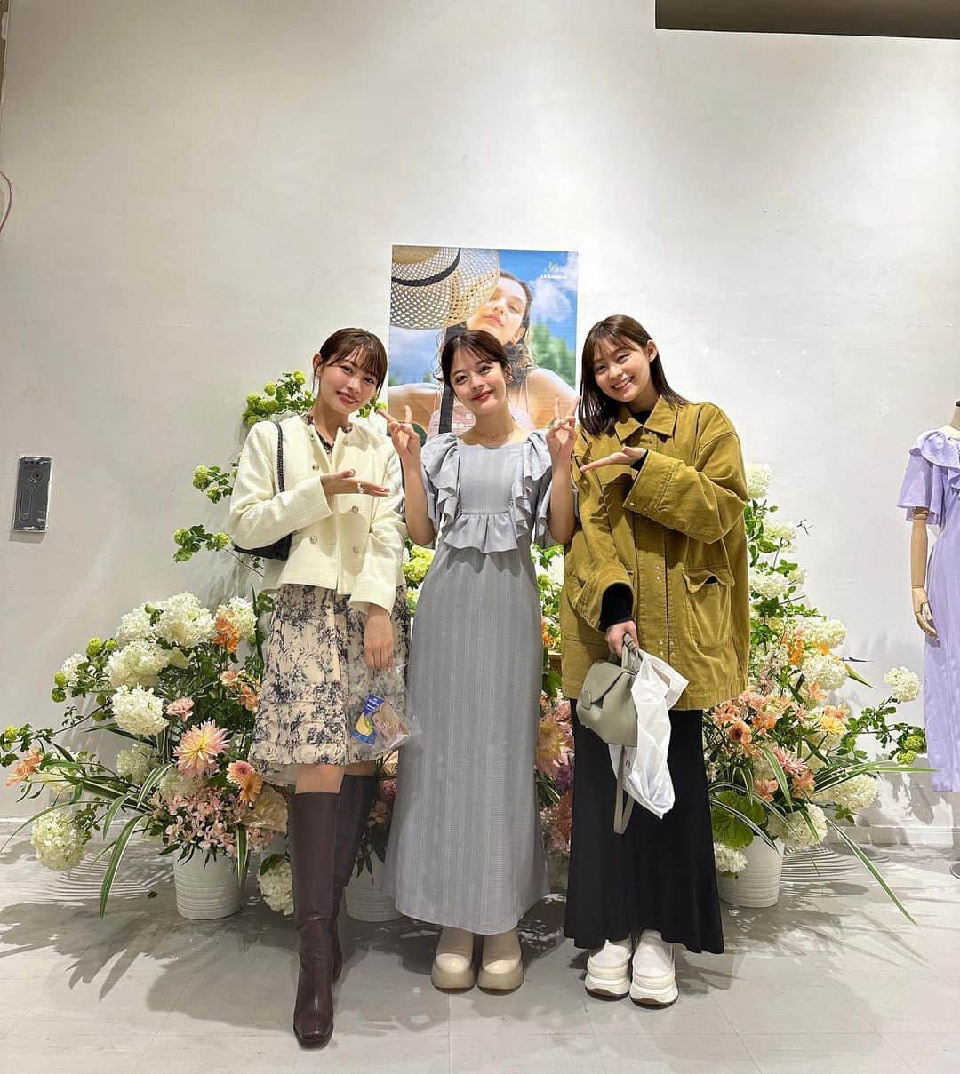 高木由梨奈のインスタグラム：「ももちちゃんプロデュースブランド @lilambition_official の展示会にお邪魔しました🌼 ももちちゃんも「めちゃくちゃ自信作！！！」って言ってるだけあってあまりにも可愛すぎた、、、🥺❣️ ワンピース2着とデニムをオーダーしたよ〜✌︎ 早く着たいーー！LOOKBOOKでもまた紹介するね😌✨」