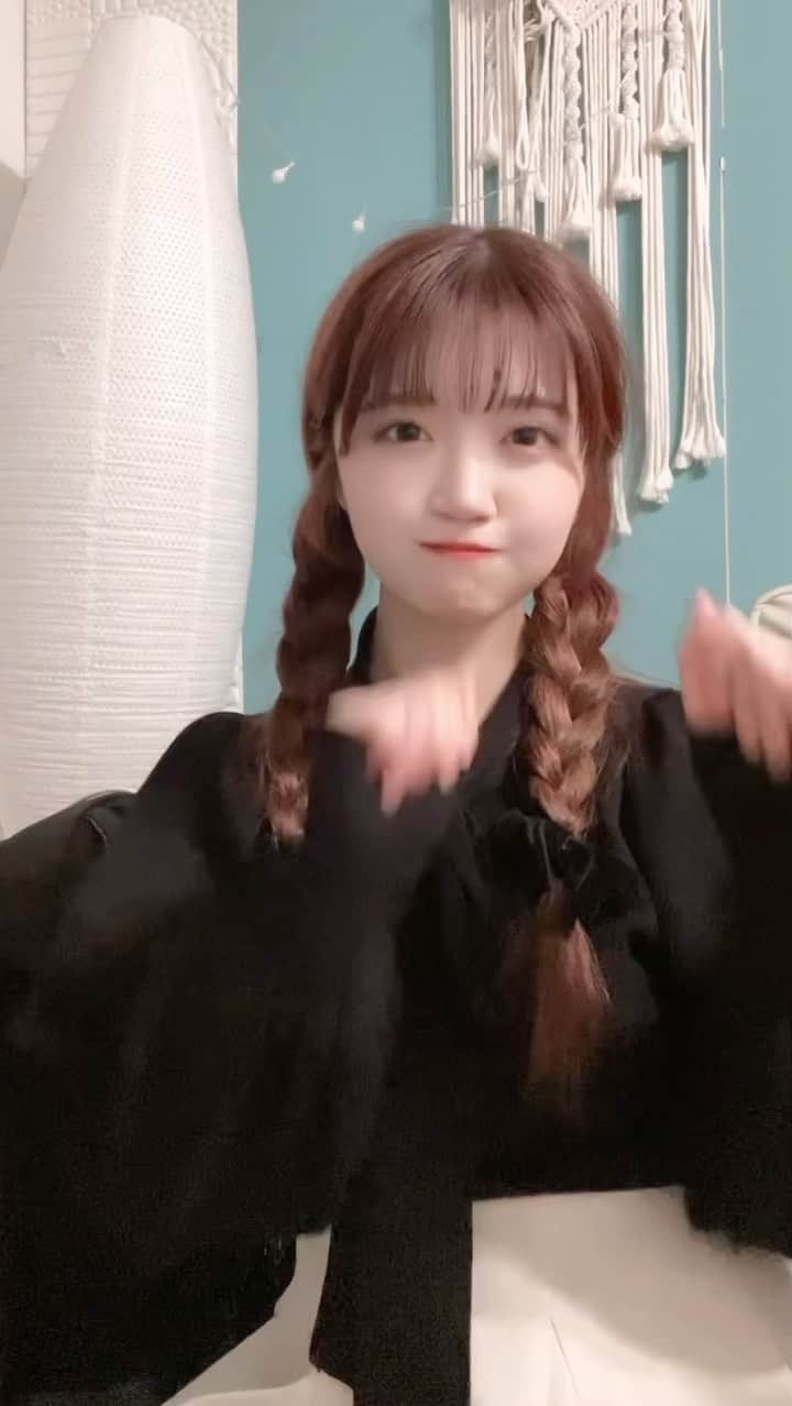 北島萌加のインスタグラム：「韓国の曲の雰囲気ほんとすき、！‪💞‬  #もえちゃぽ #フレンチガーリー #三つ編み #リボンバレッタ #fff #03」